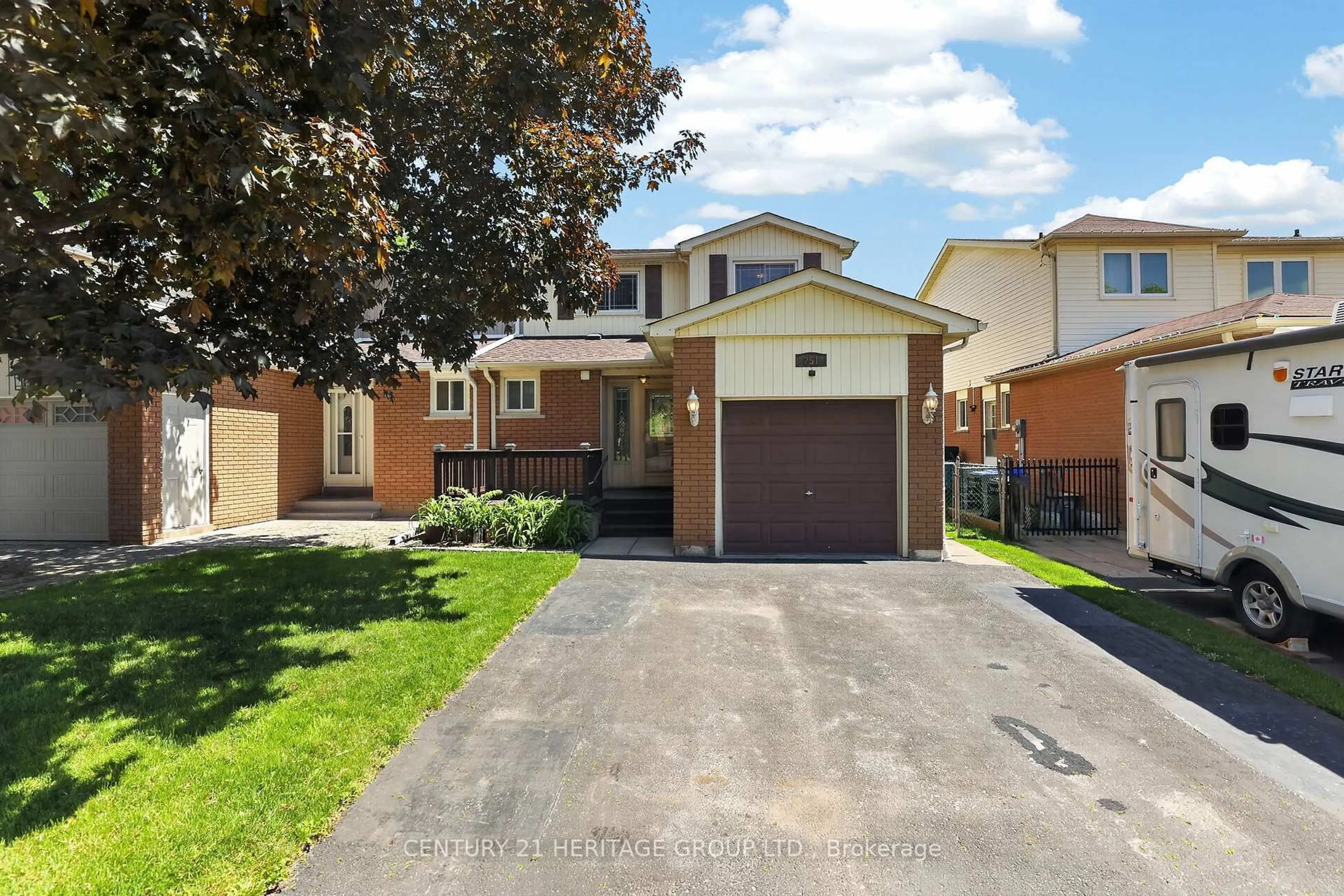 Home with brick exterior material, street for 251 Collings Ave, Bradford West Gwillimbury Ontario L3Z 1W4