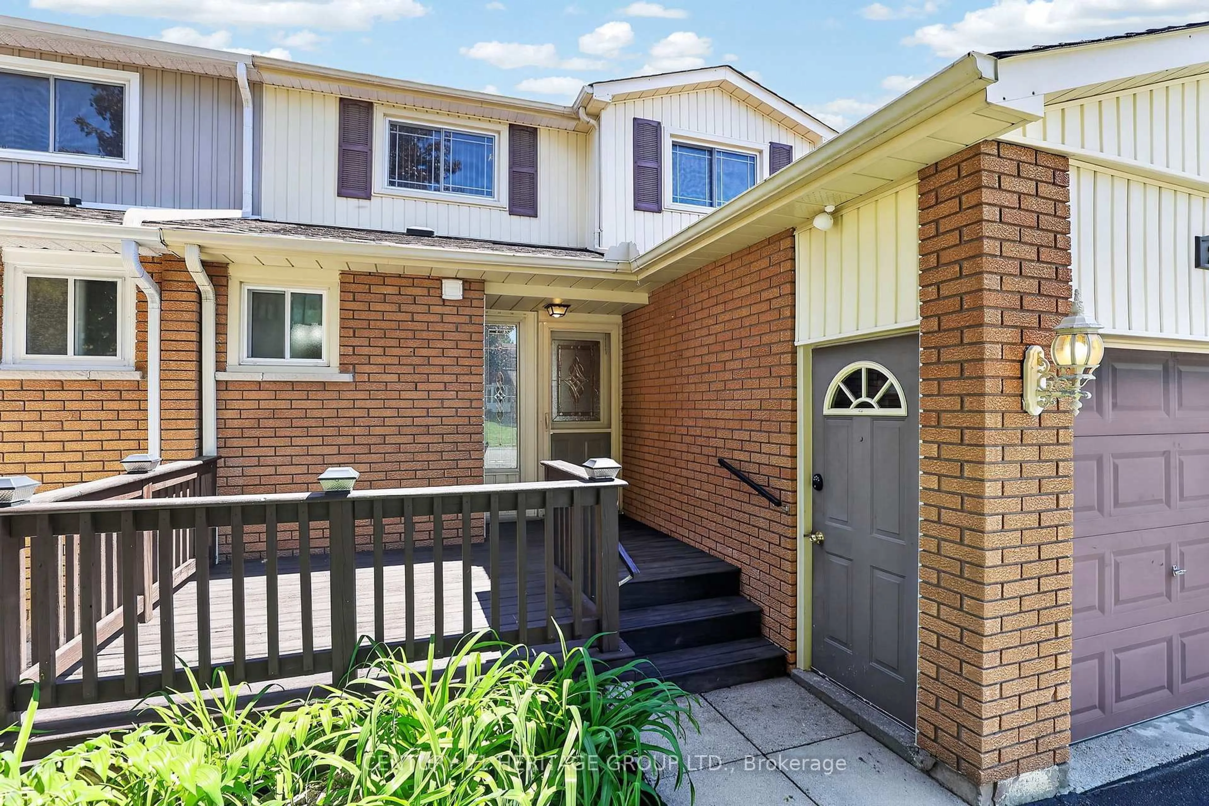 Home with brick exterior material, street for 251 Collings Ave, Bradford West Gwillimbury Ontario L3Z 1W4