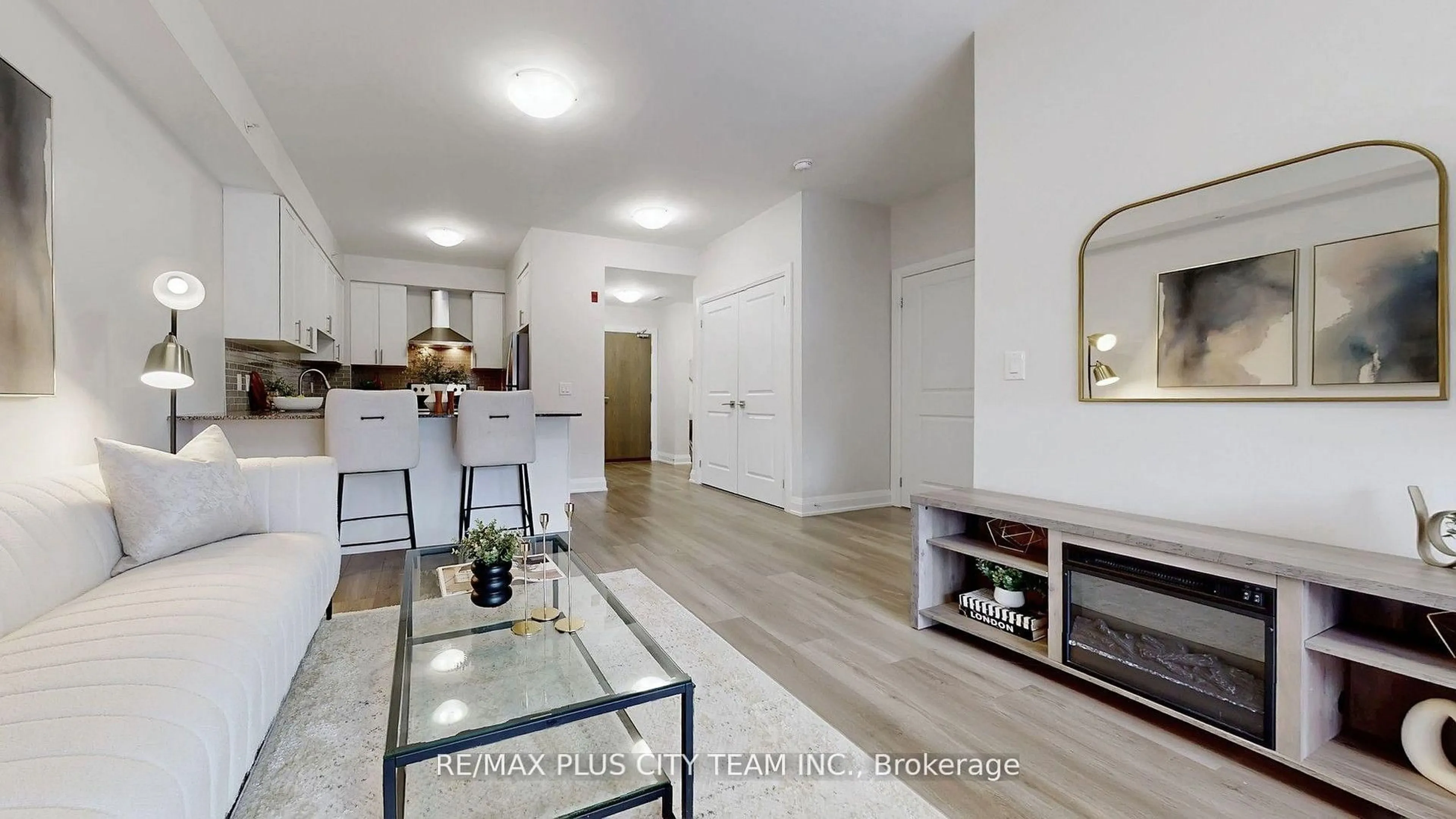Living room with furniture, unknown for 481 Rupert Ave #120, Whitchurch-Stouffville Ontario L4A 1Y7