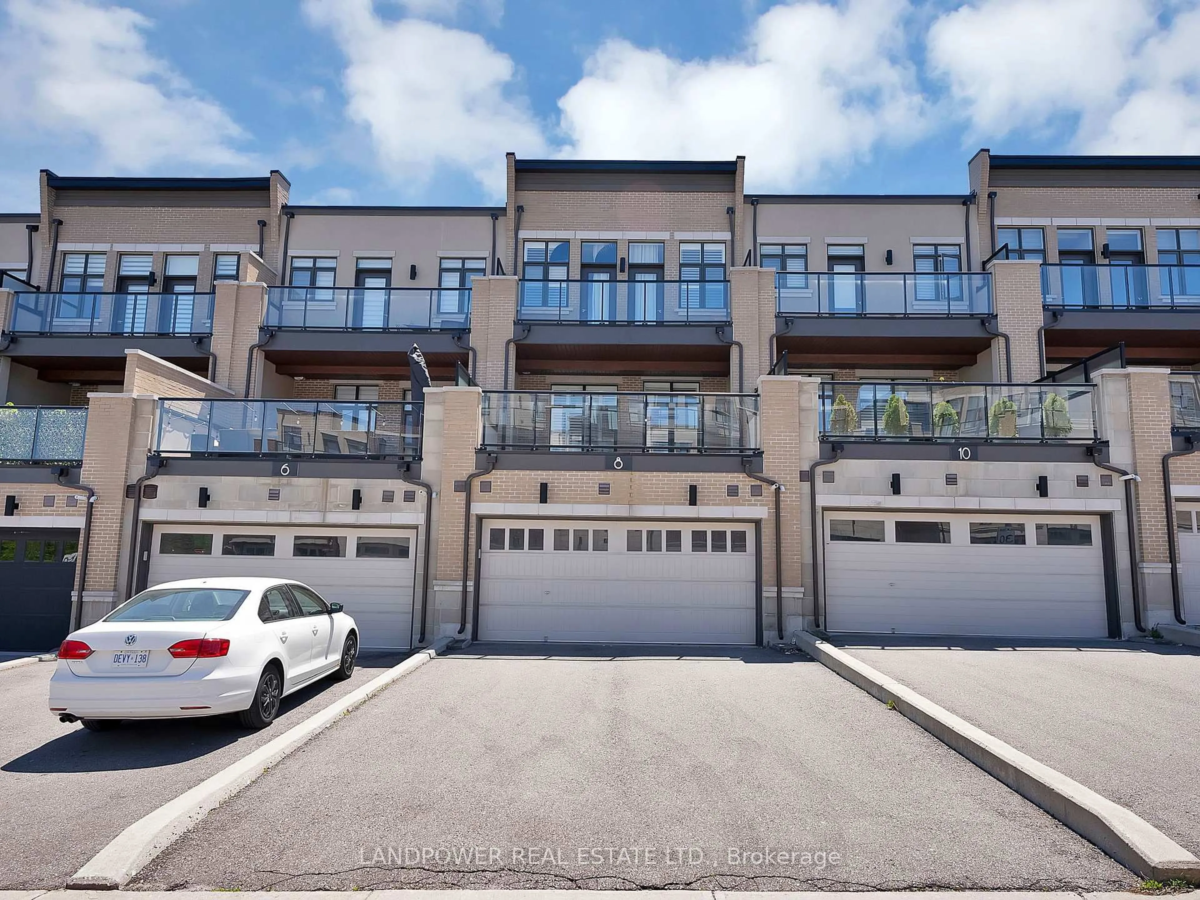 Unknown for 8 Aylin Cres, Vaughan Ontario L6A 4Z8