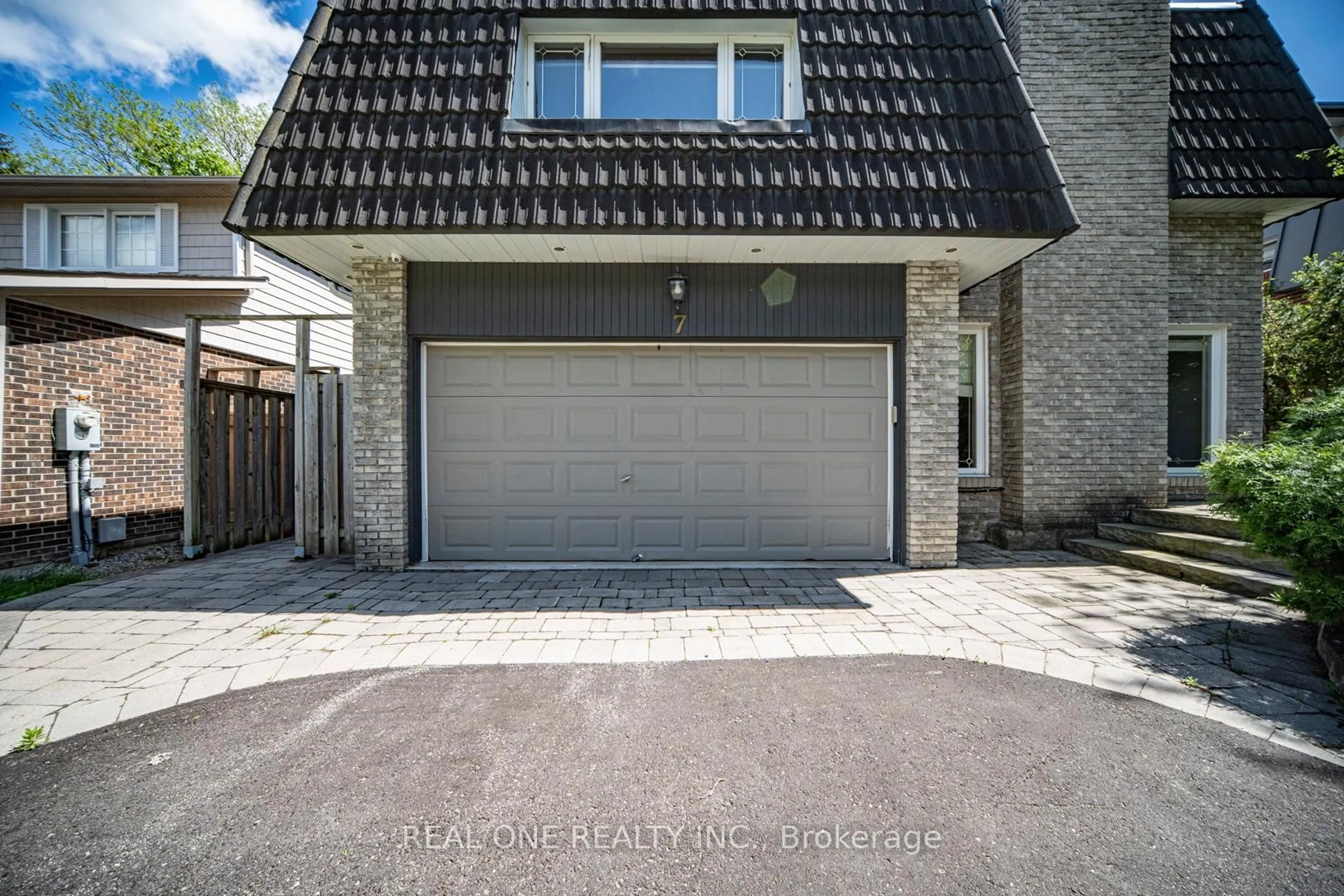 Indoor garage for 7 Hagerman Blvd, Markham Ontario L3R 2A8