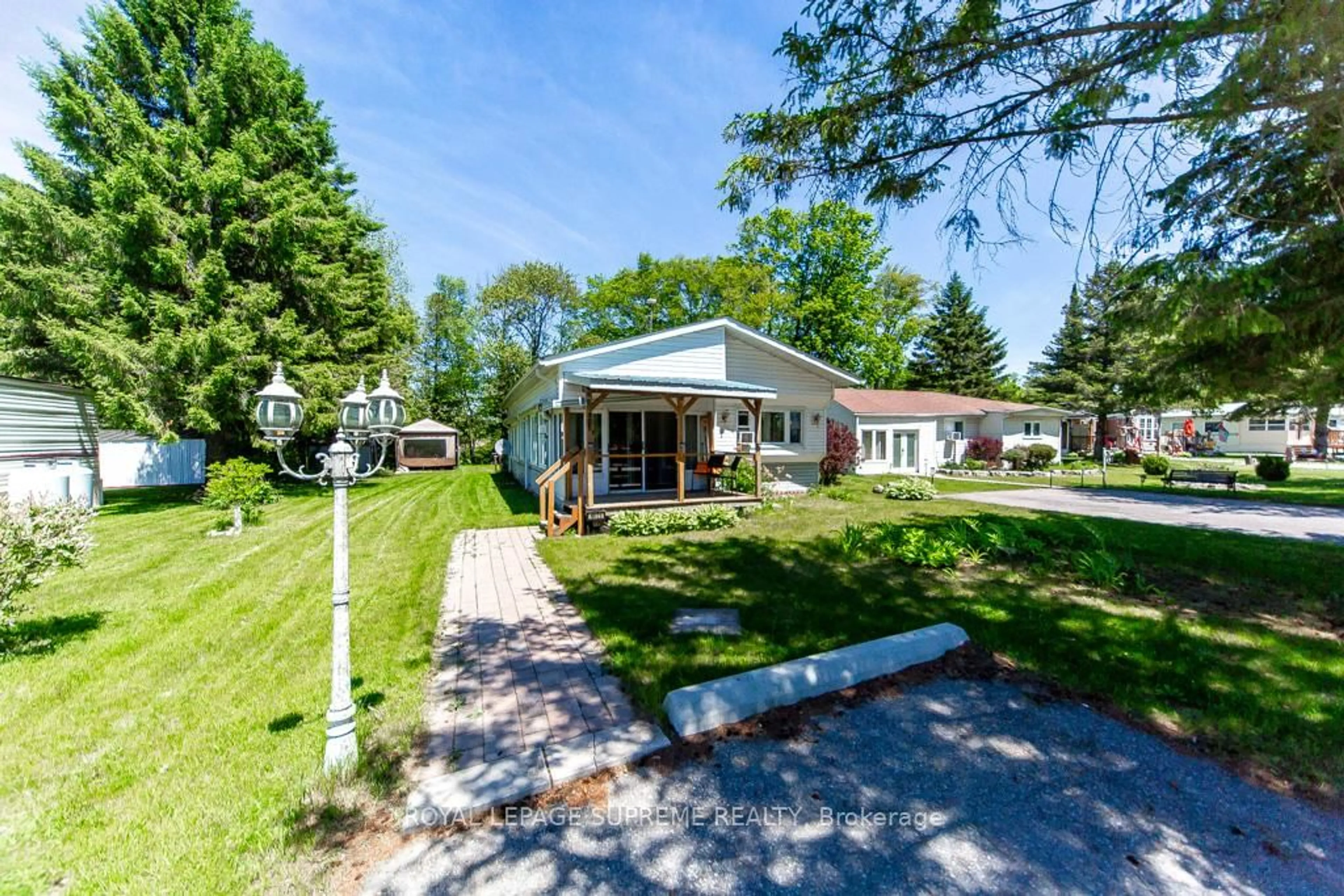 Unknown for 285 Crydermans Sdrd #408, Georgina Ontario L0E 1A0