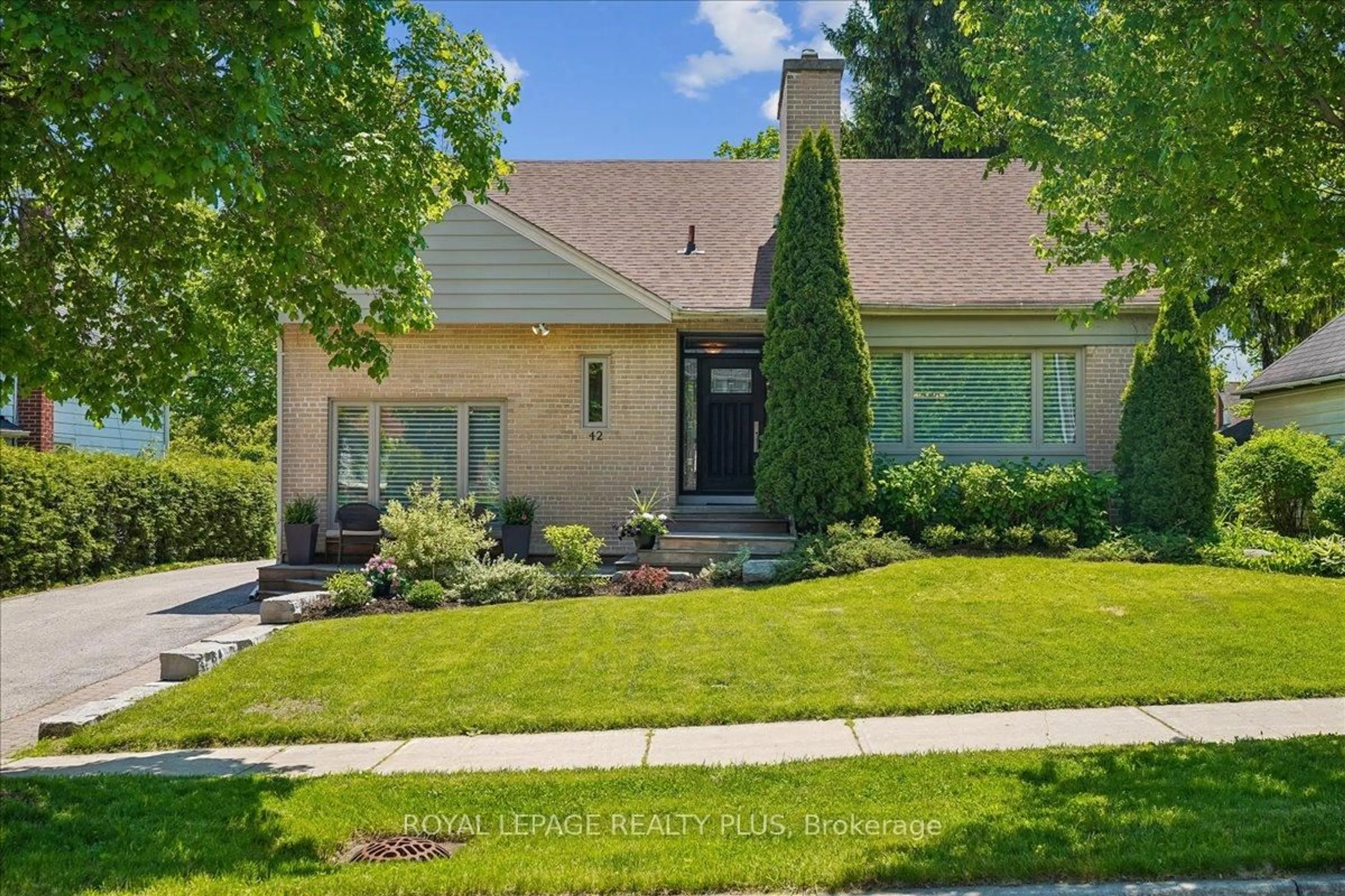 Home with brick exterior material, street for 42 Roseview Ave, Richmond Hill Ontario L4C 1C7