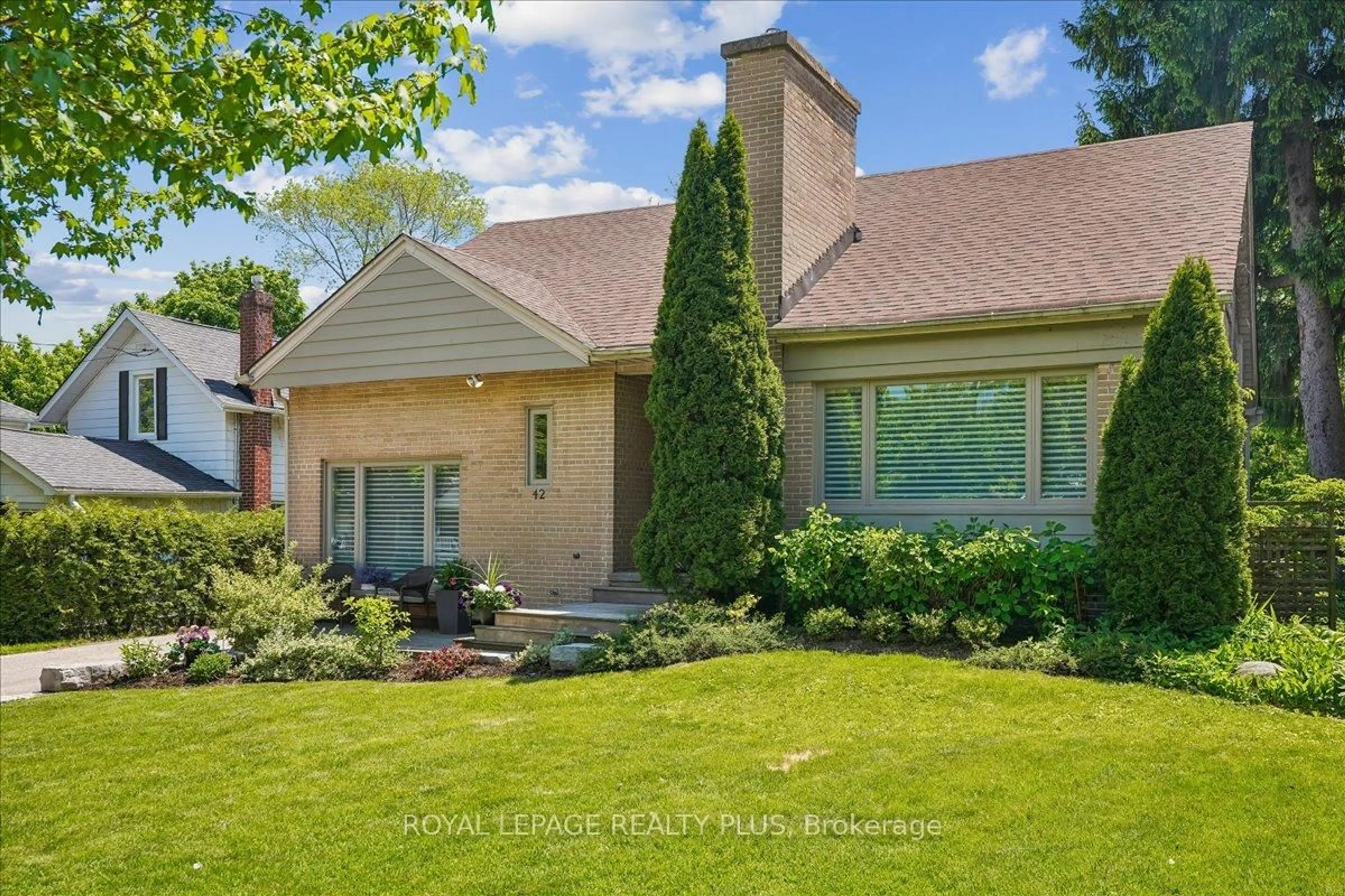 Home with brick exterior material, street for 42 Roseview Ave, Richmond Hill Ontario L4C 1C7