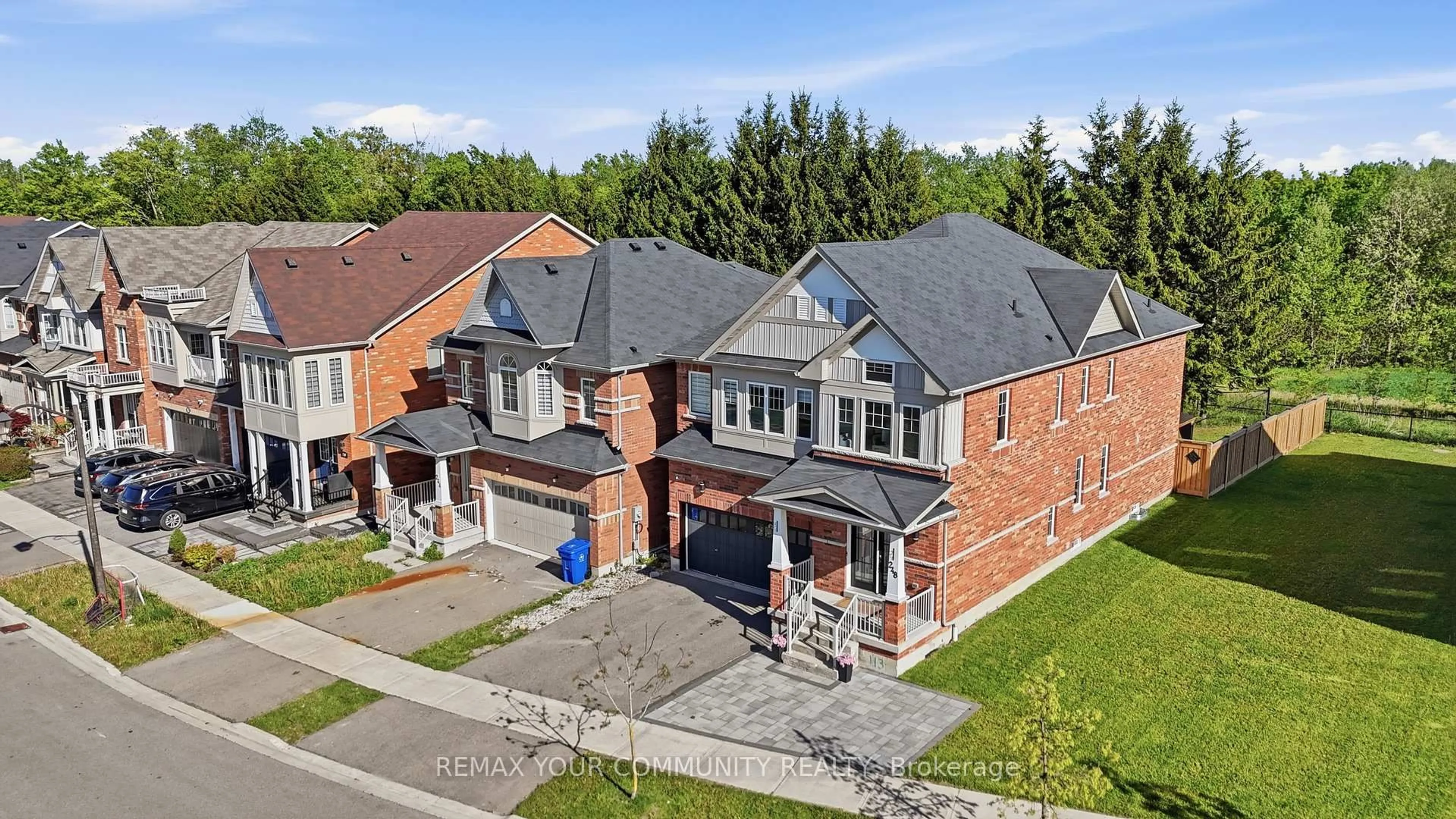 A pic from outside/outdoor area/front of a property/back of a property/a pic from drone, street for 248 Greenwood Rd, Whitchurch-Stouffville Ontario L4A 0N8