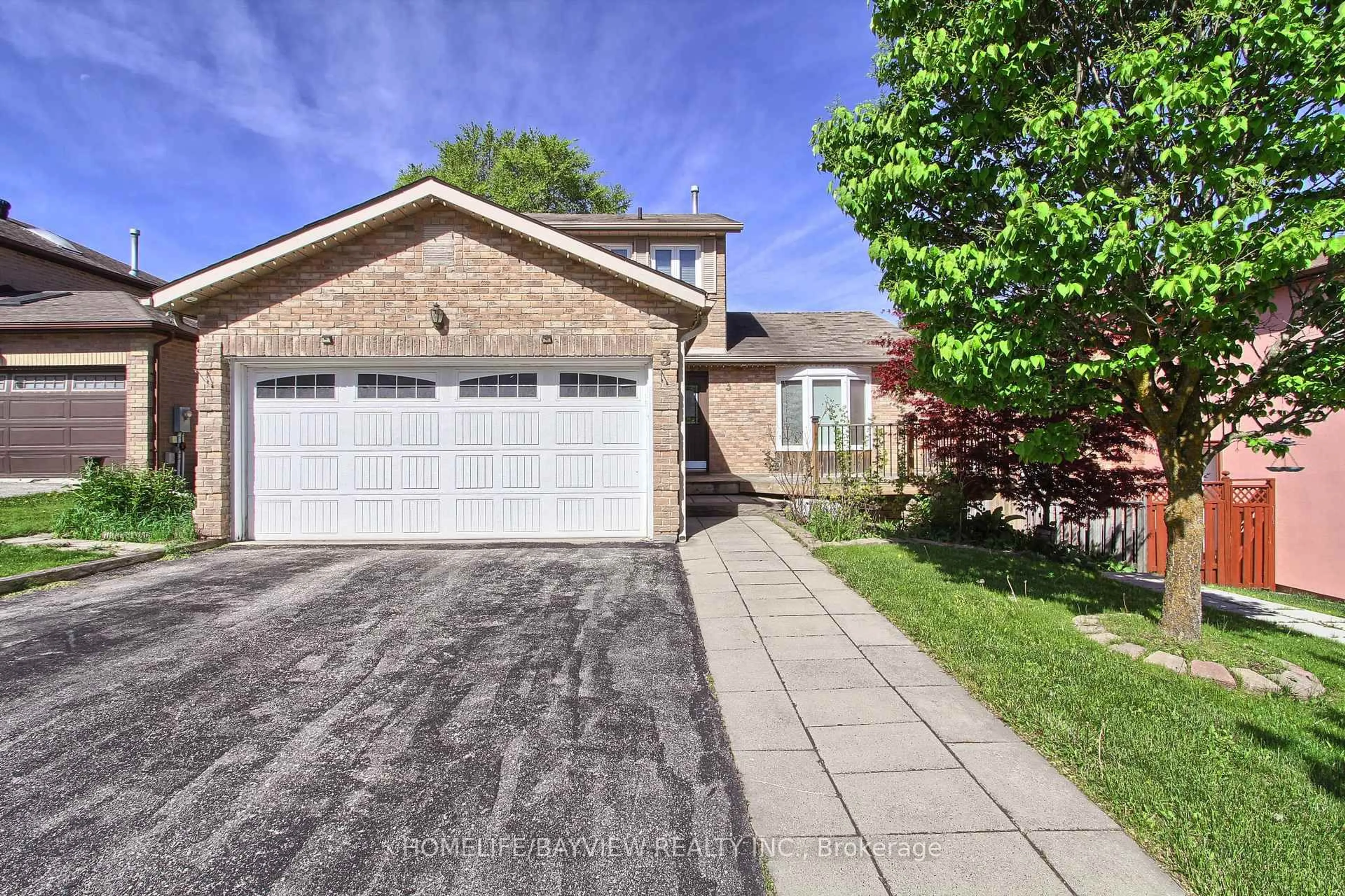 Home with brick exterior material, street for 3 Tower Crt, Bradford West Gwillimbury Ontario L3Z 2V2