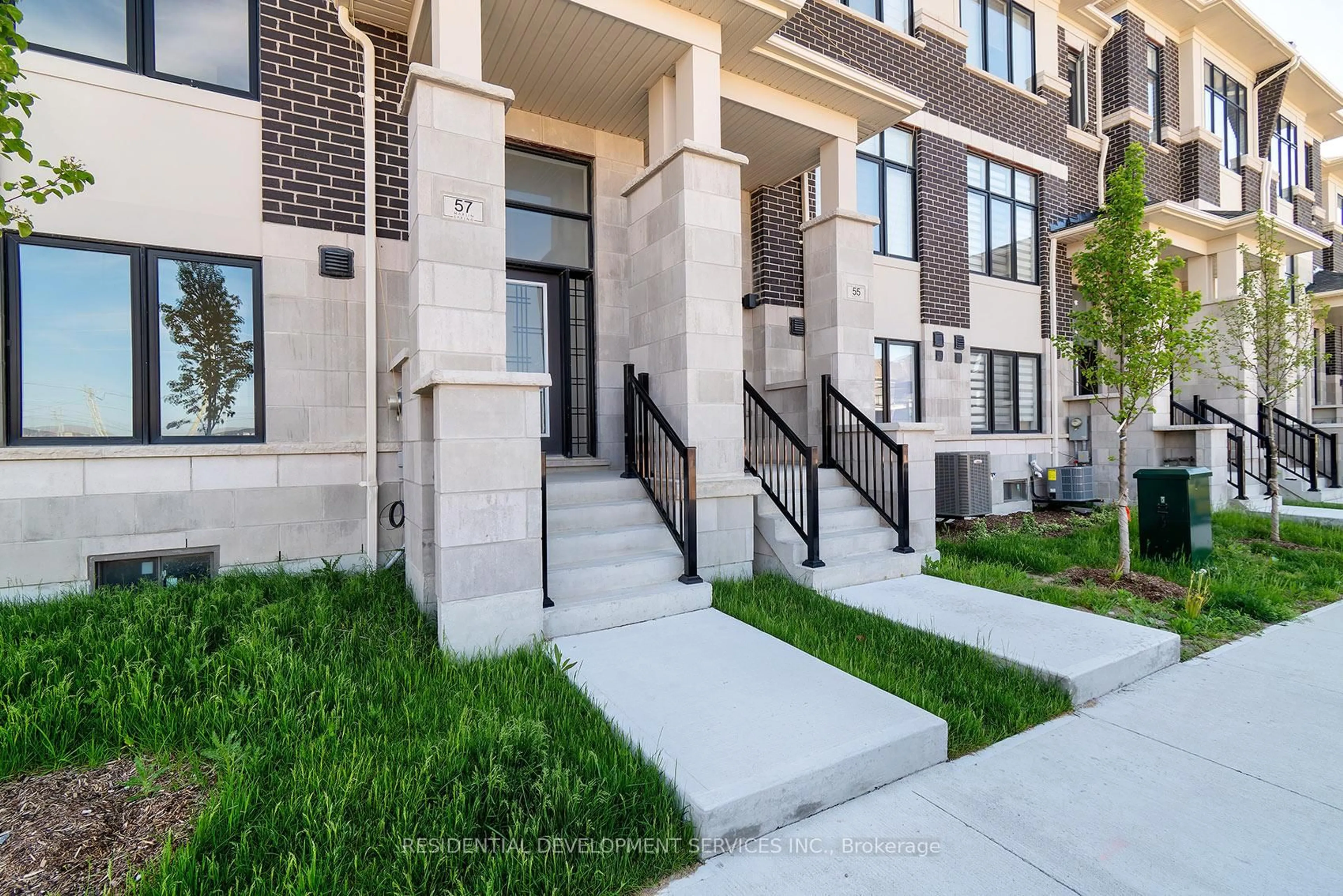 Home with brick exterior material, street for 57 Kahshe Lane, Richmond Hill Ontario L4S 0N9