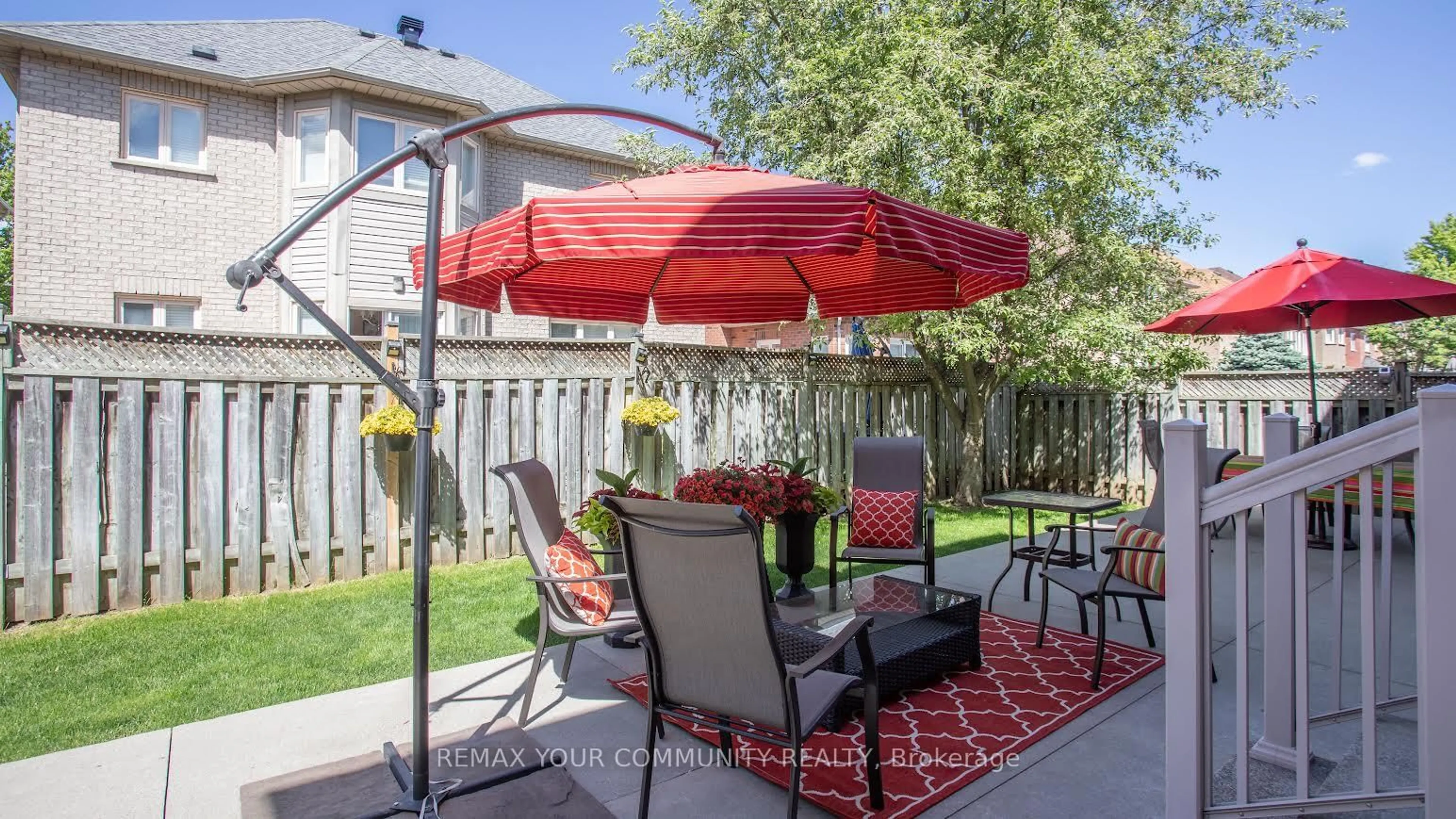 Patio, street for 10 Caymus St, Richmond Hill Ontario L4B 4G3