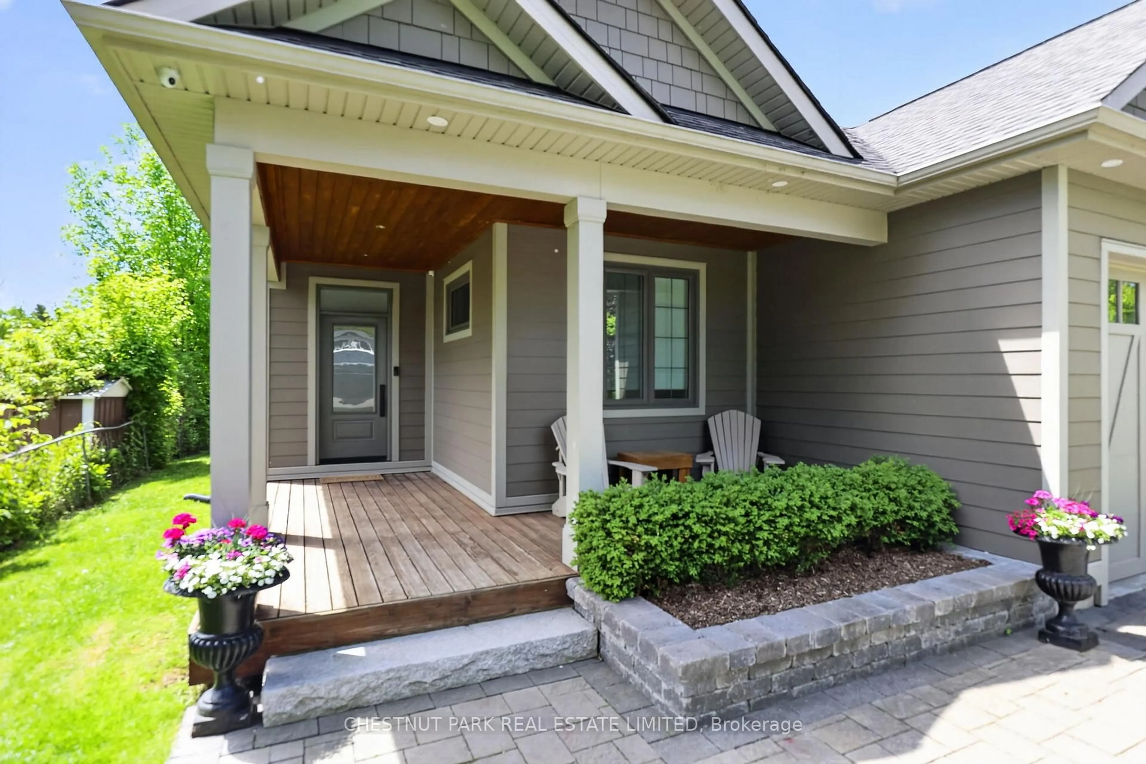 Unknown for 153 Riveredge Dr, Georgina Ontario L4P 2P4