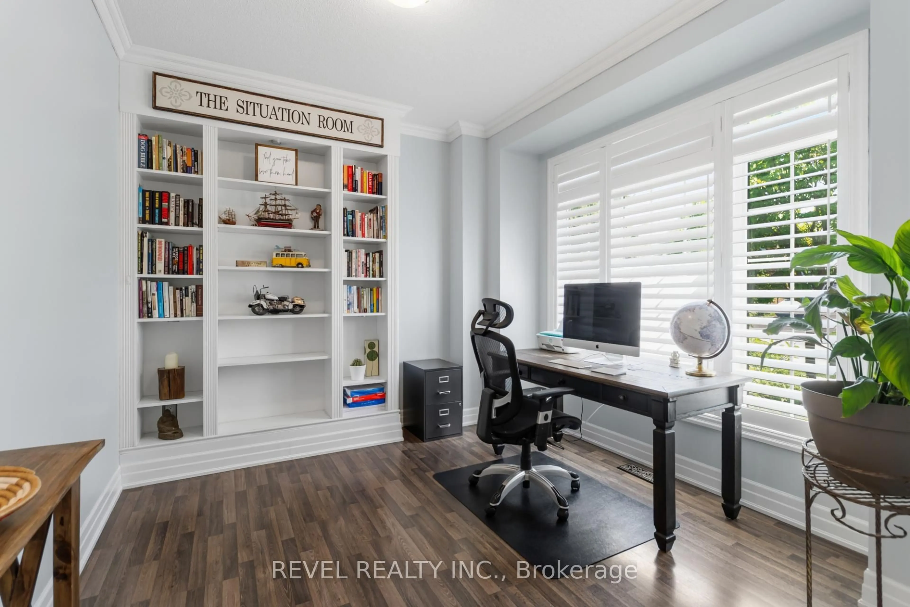 A pic of a room for 74 Mount Cres, Essa Ontario L0M 1B5