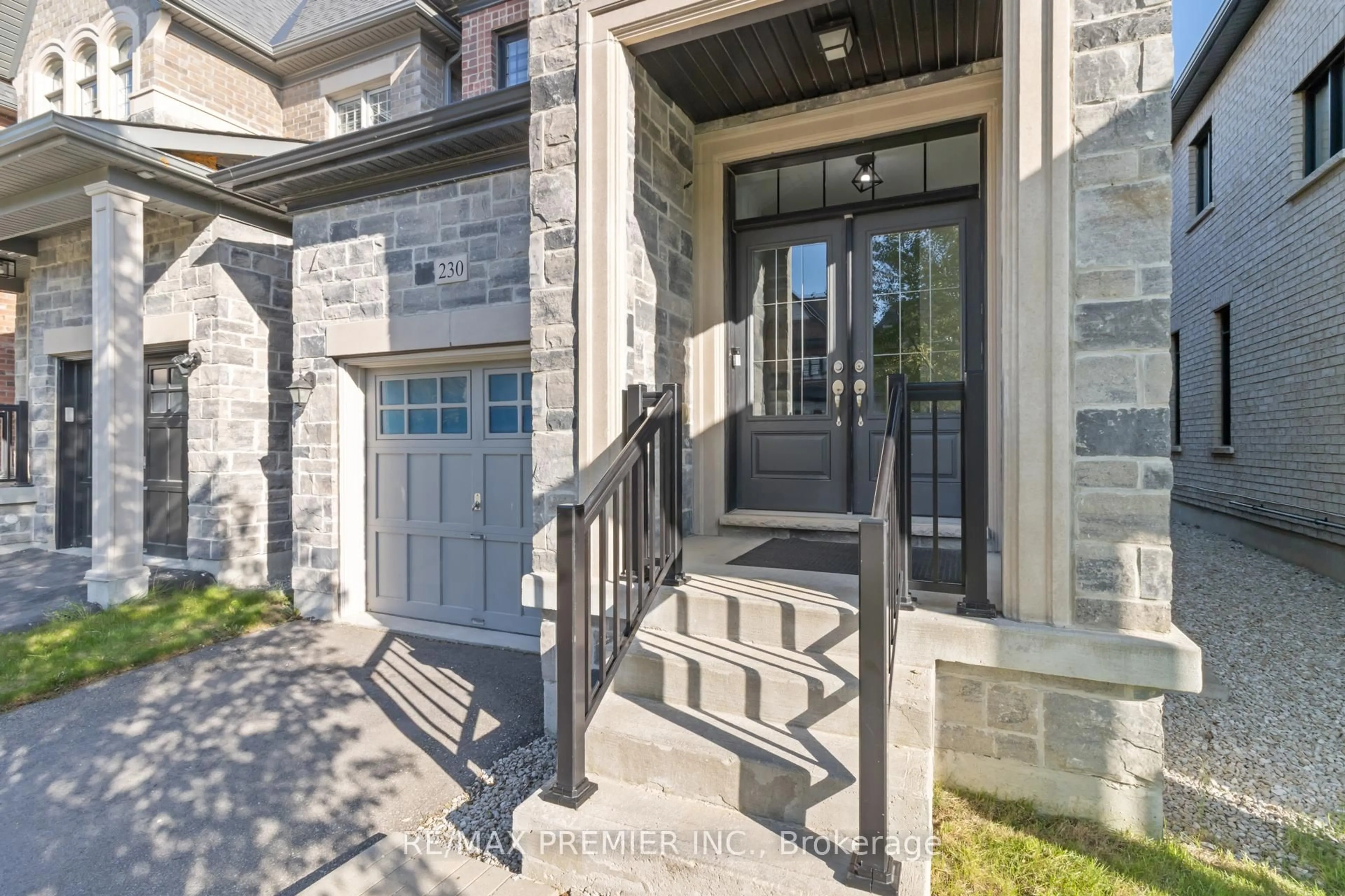 Unknown for 230 Cranbrook Cres, Vaughan Ontario L4H 4K9