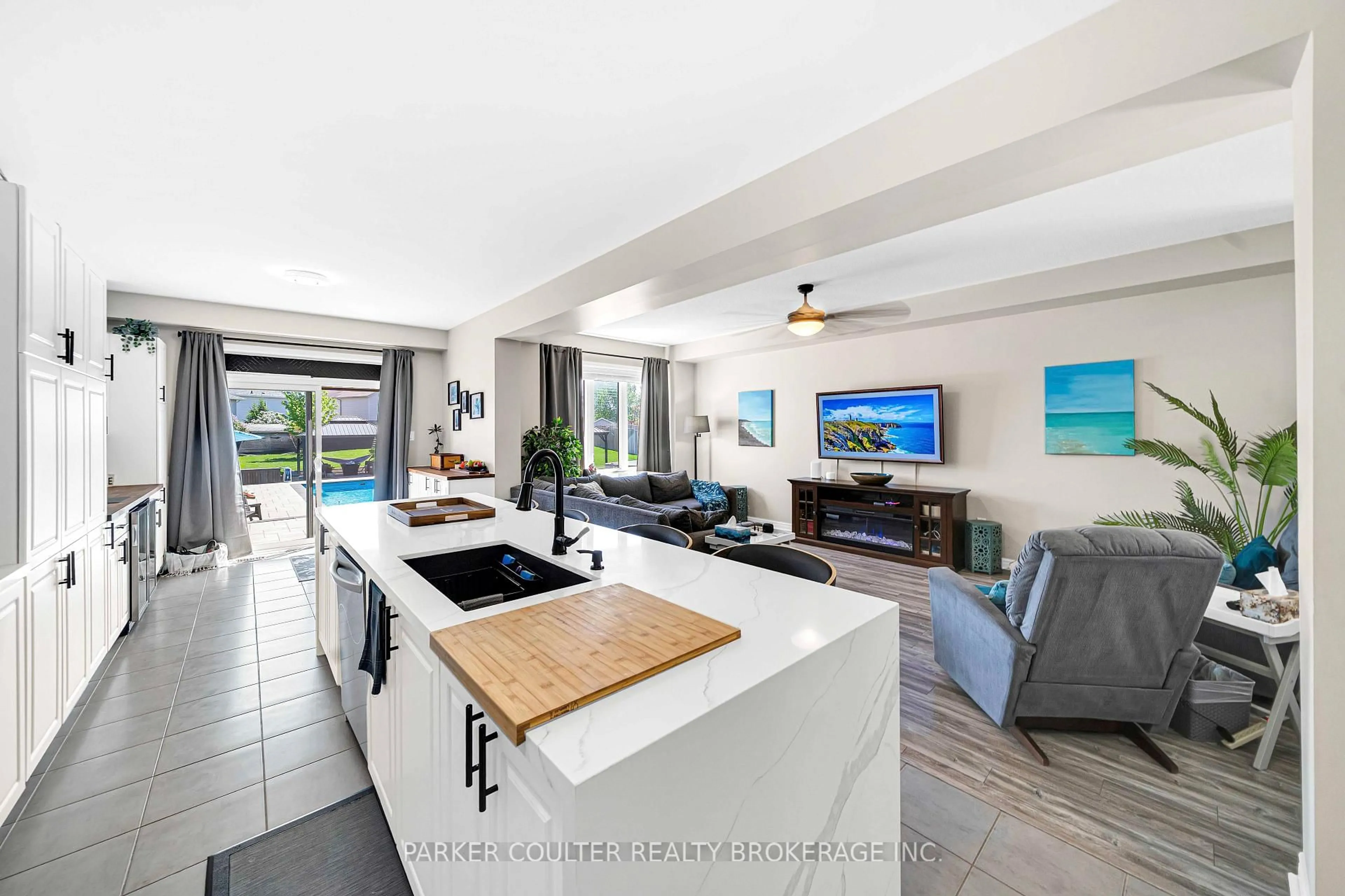 Open concept kitchen, unknown for 28 Sasco Way, Essa Ontario L3W 0C8
