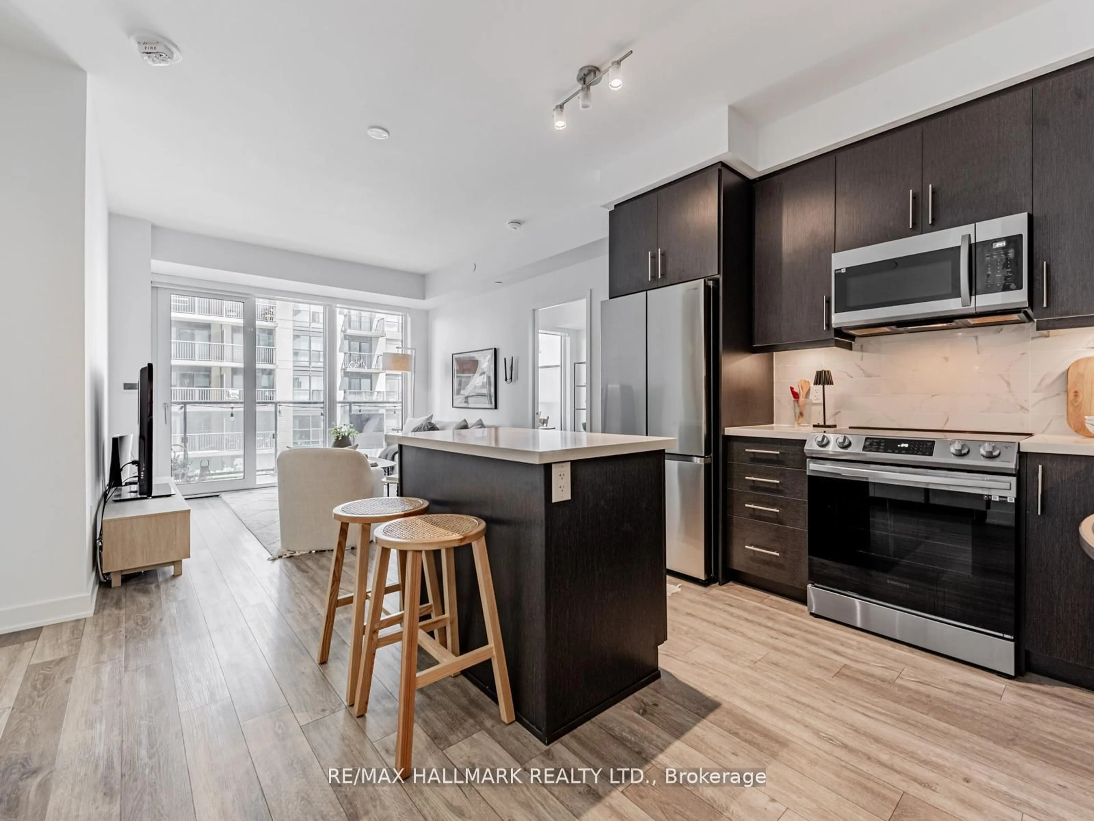 Open concept kitchen, unknown for 105 Oneida Cres #404, Richmond Hill Ontario L4B 0H6