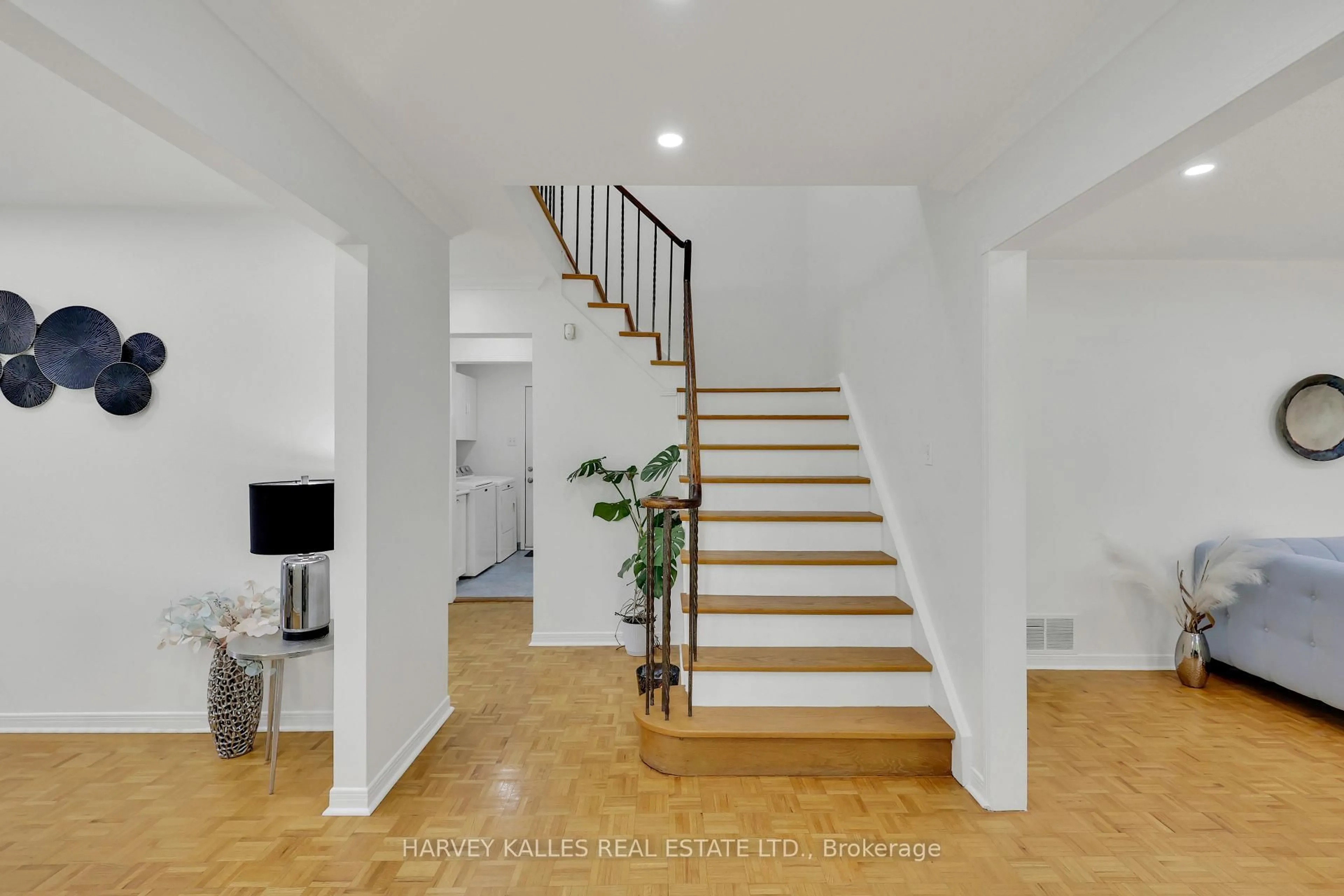 Unknown for 62 Aberfeldy Cres, Markham Ontario L3T 4C4