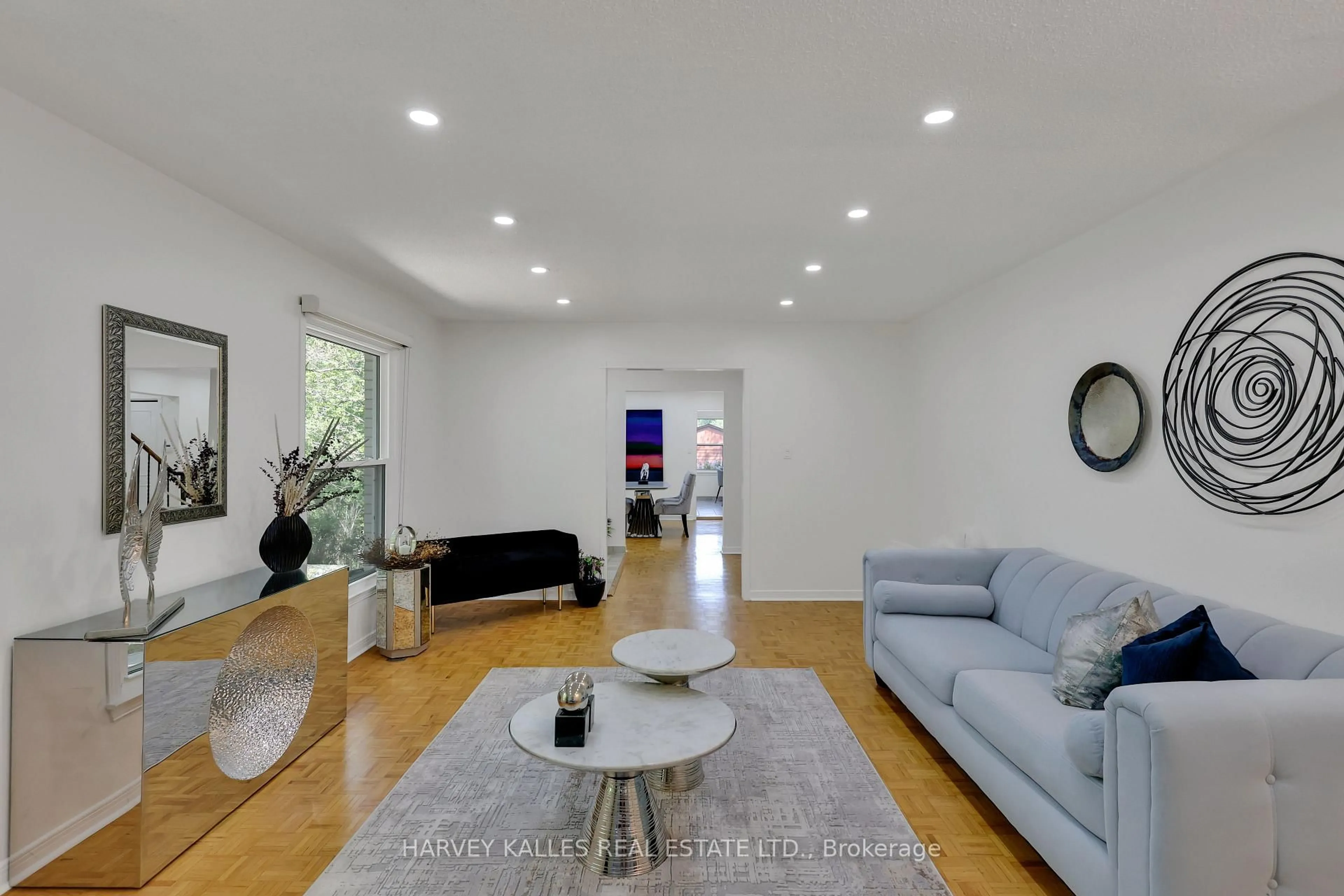 Living room with furniture, unknown for 62 Aberfeldy Cres, Markham Ontario L3T 4C4