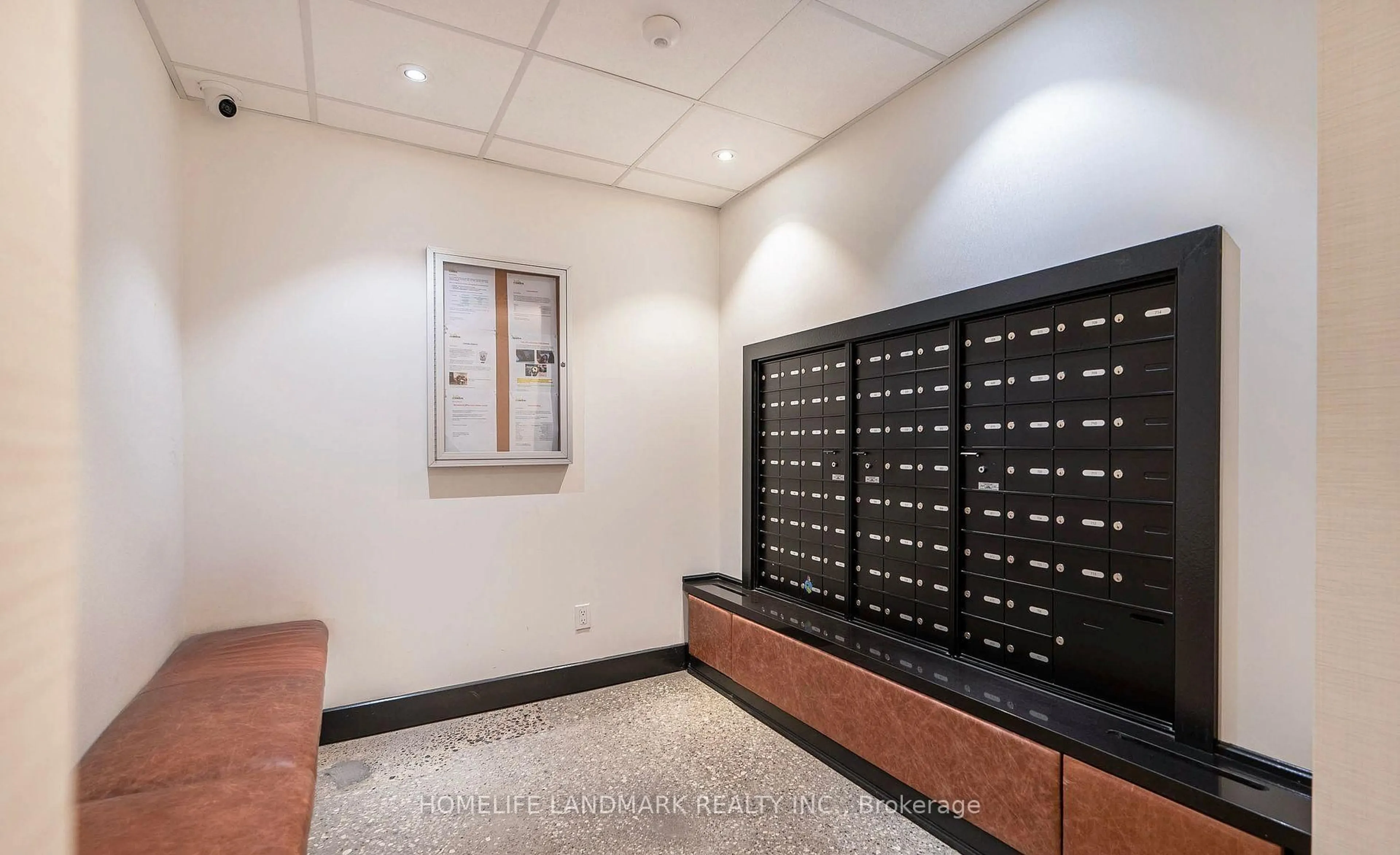 Indoor foyer for 18 Rouge Valley Dr #PH710, Markham Ontario L6G 0H1