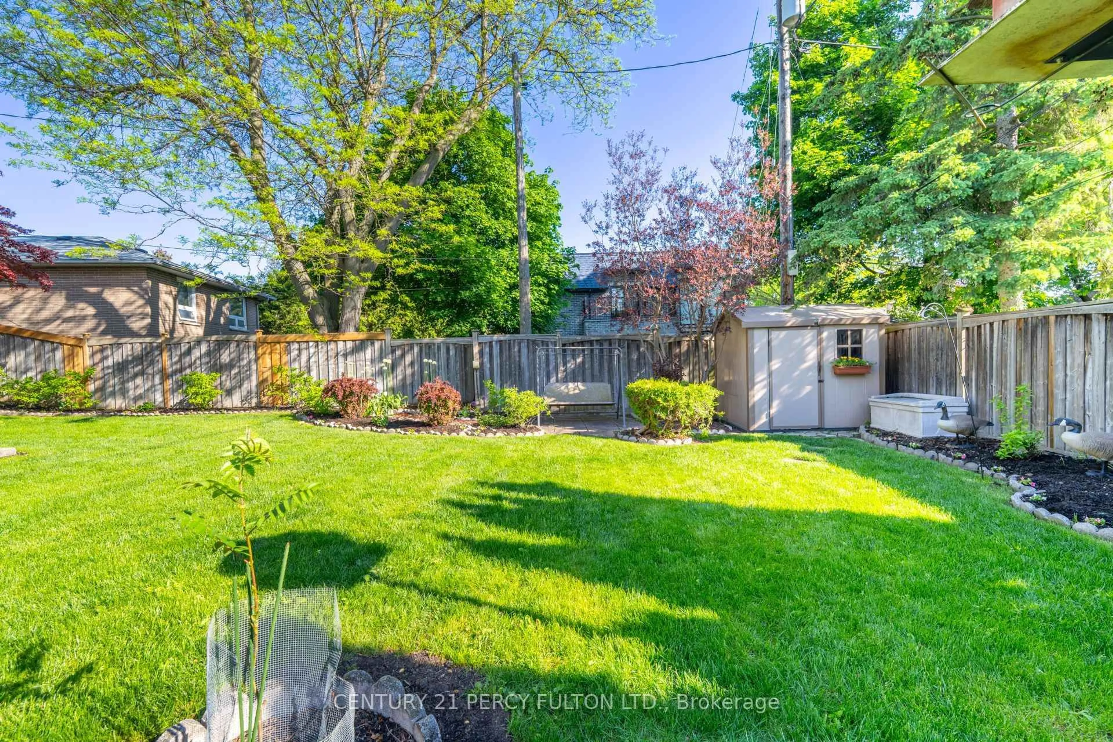 Patio, street for 3 Henderson Ave, Markham Ontario L3T 2K2
