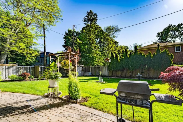 3 Henderson Ave, Markham 5