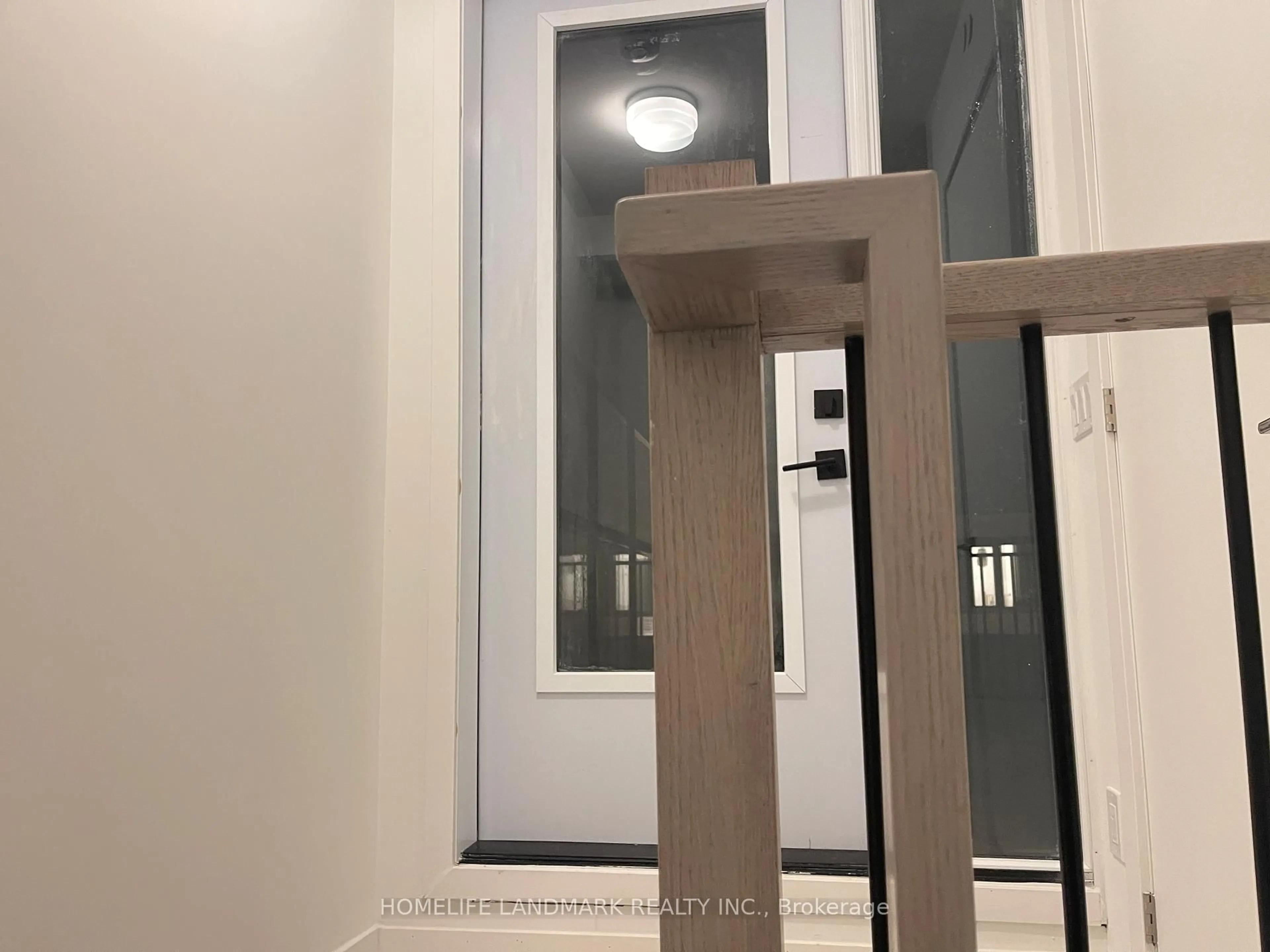 Indoor entryway for 8 Walder Lane #307, Richmond Hill Ontario L4S 0P7