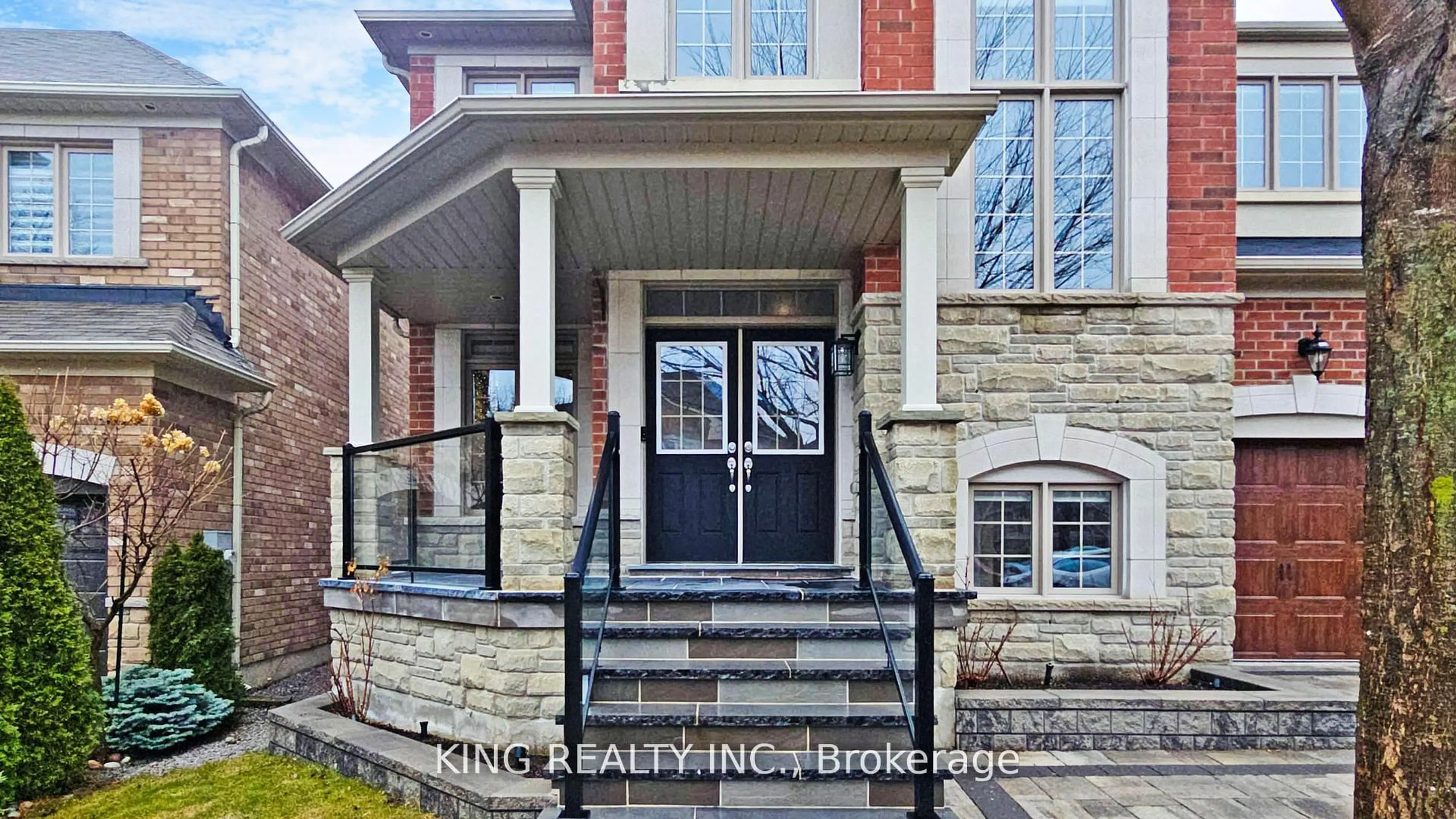 Home with brick exterior material, building for 939 Goring Circ, Newmarket Ontario L3X 0B5