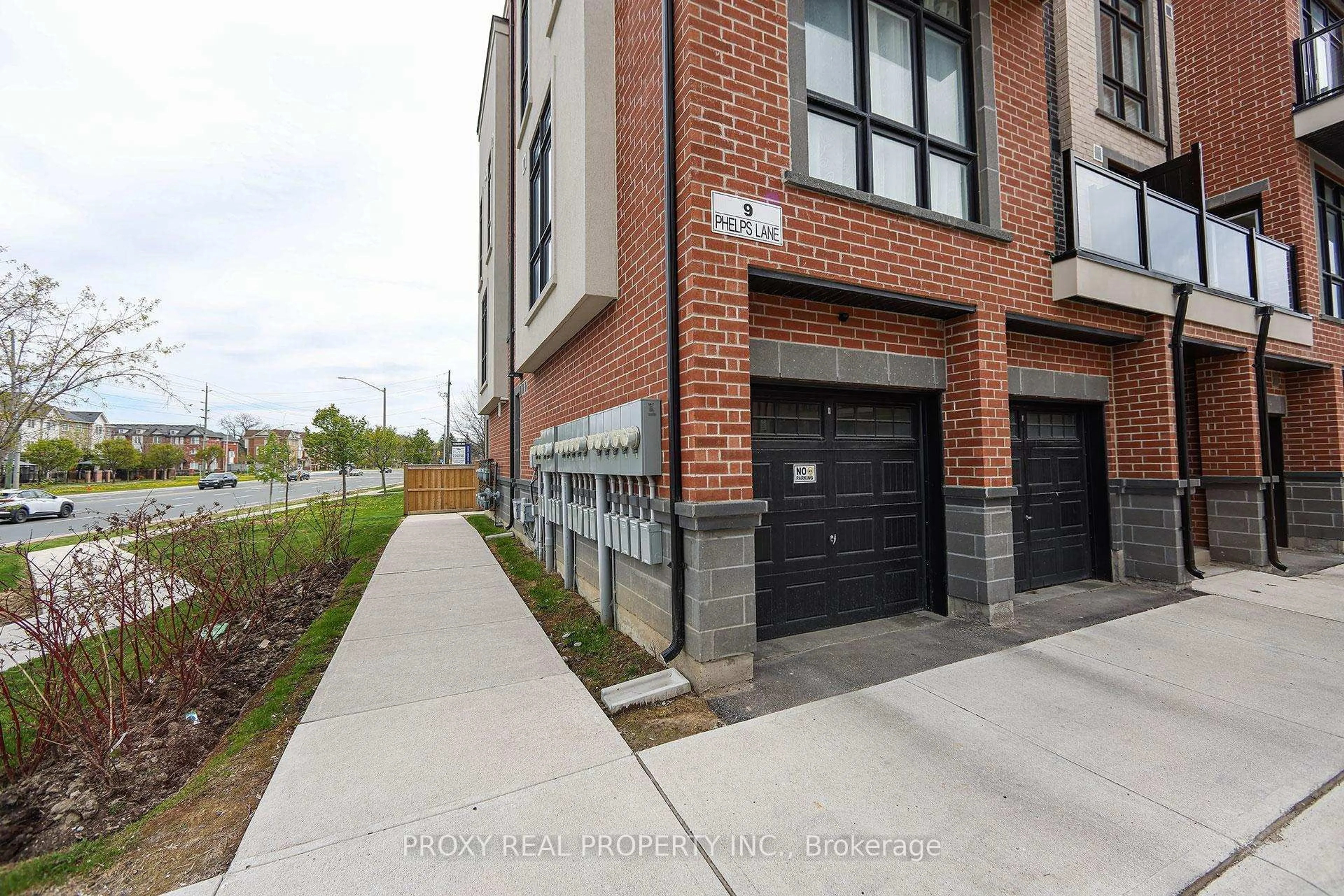 Home with brick exterior material, street for 9 Phelps Lane #18, Richmond Hill Ontario L4E 1J4