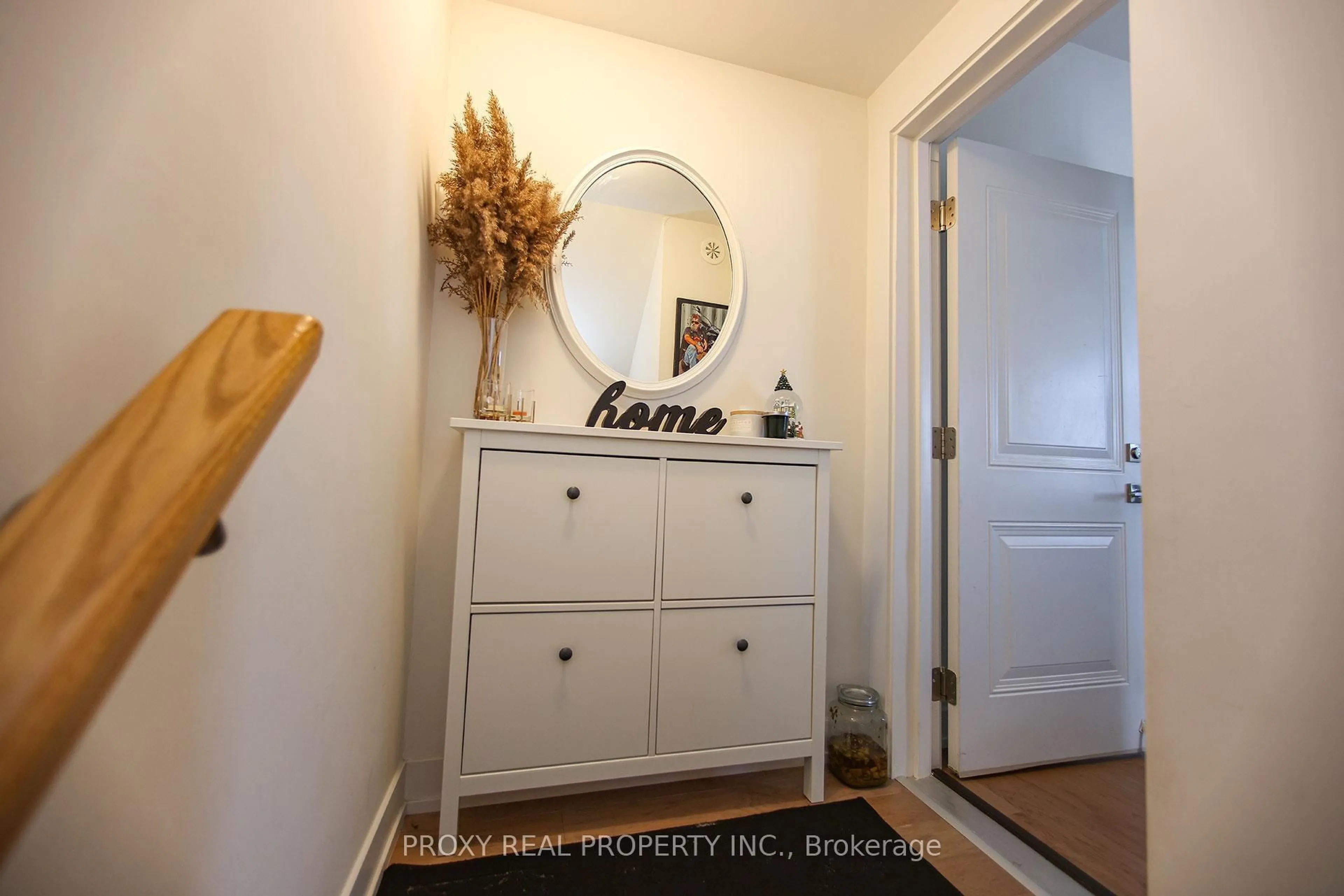 Indoor entryway for 9 Phelps Lane #18, Richmond Hill Ontario L4E 1J4
