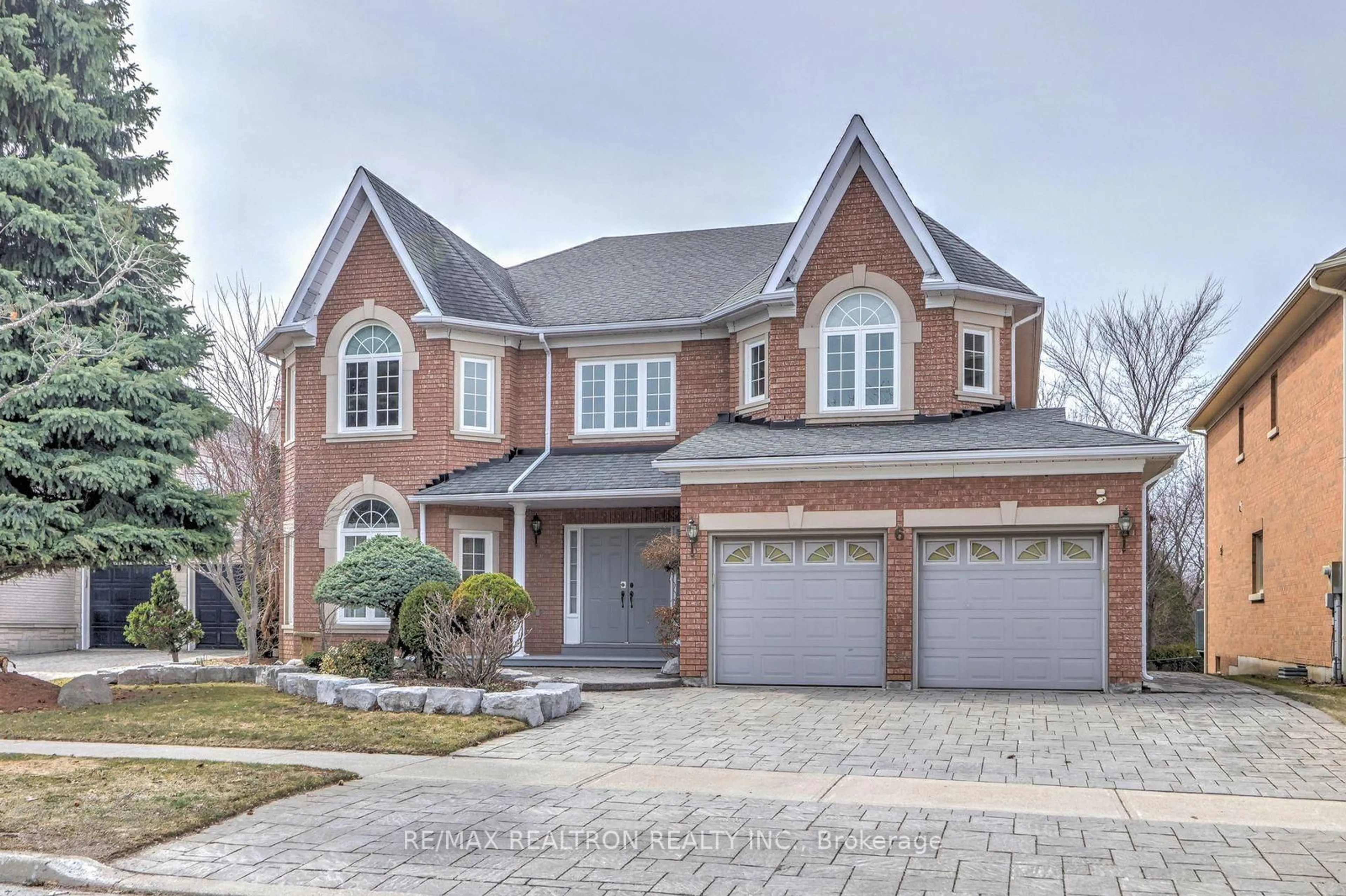 Home with brick exterior material, street for 6 White Oak Cres, Richmond Hill Ontario L4B 3R3