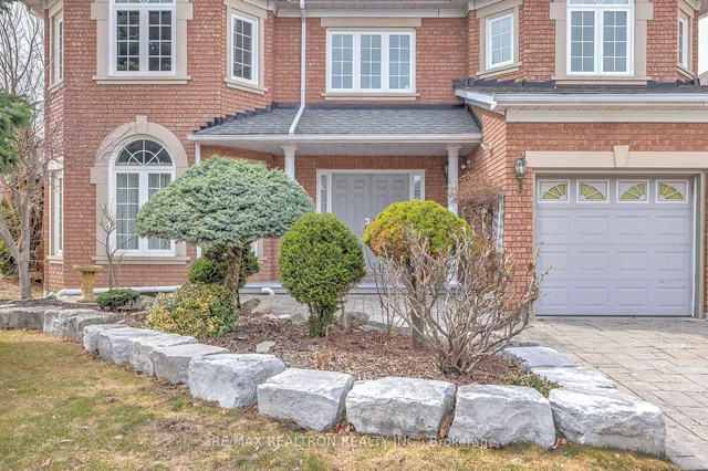 6 White Oak Cres, Richmond Hill 2