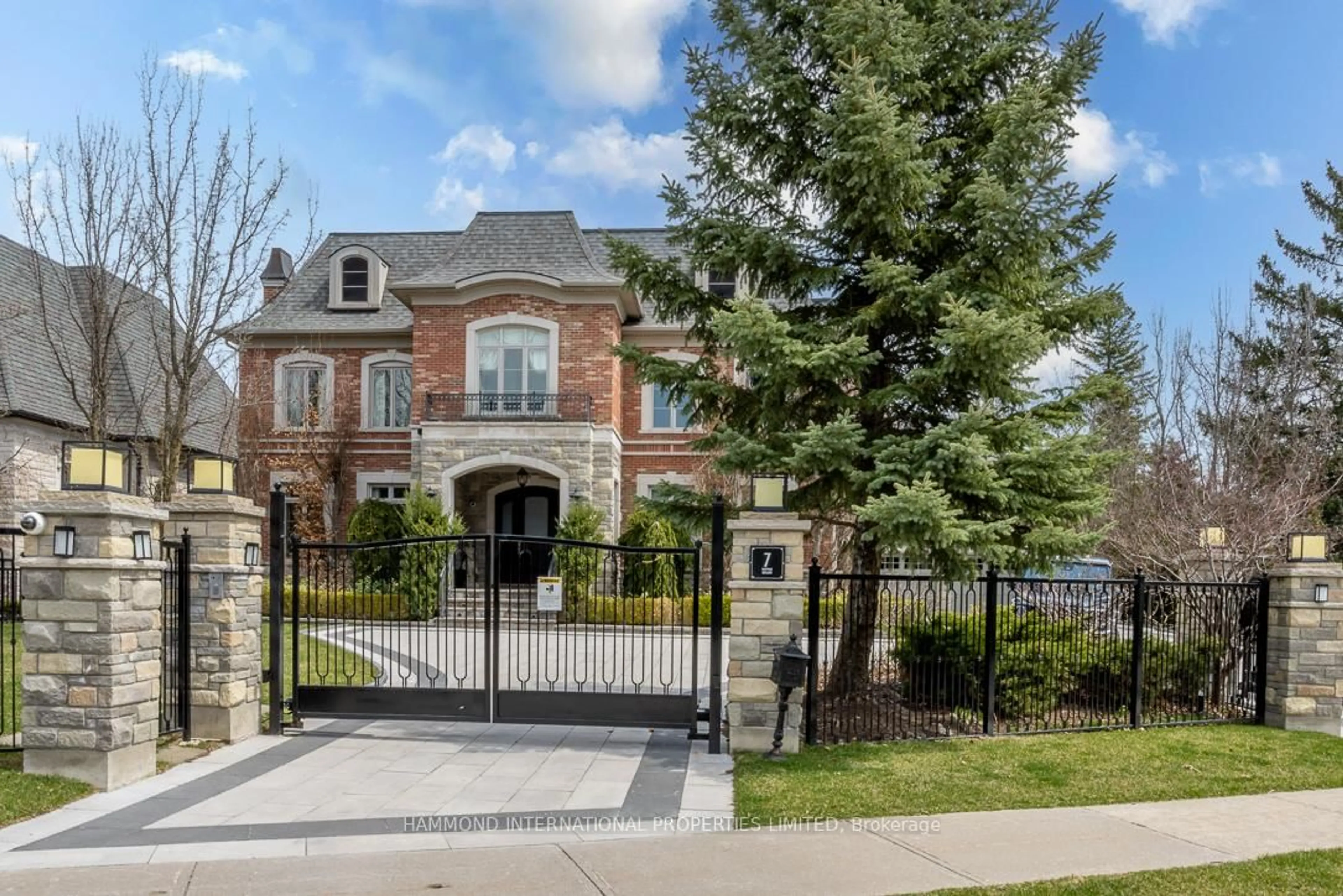 Home with brick exterior material, street for 7 Maryvale Cres, Richmond Hill Ontario L4C 6P6