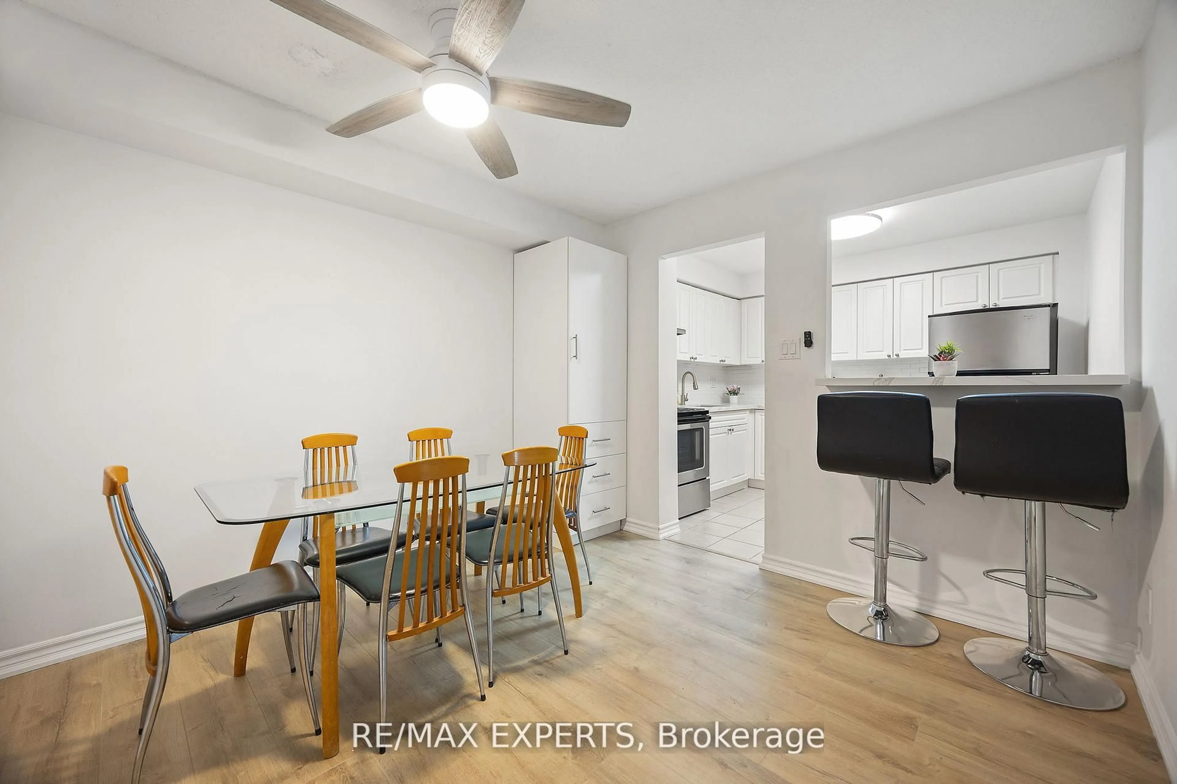 Unknown for 242 Milestone Cres, Aurora Ontario L4G 3M2
