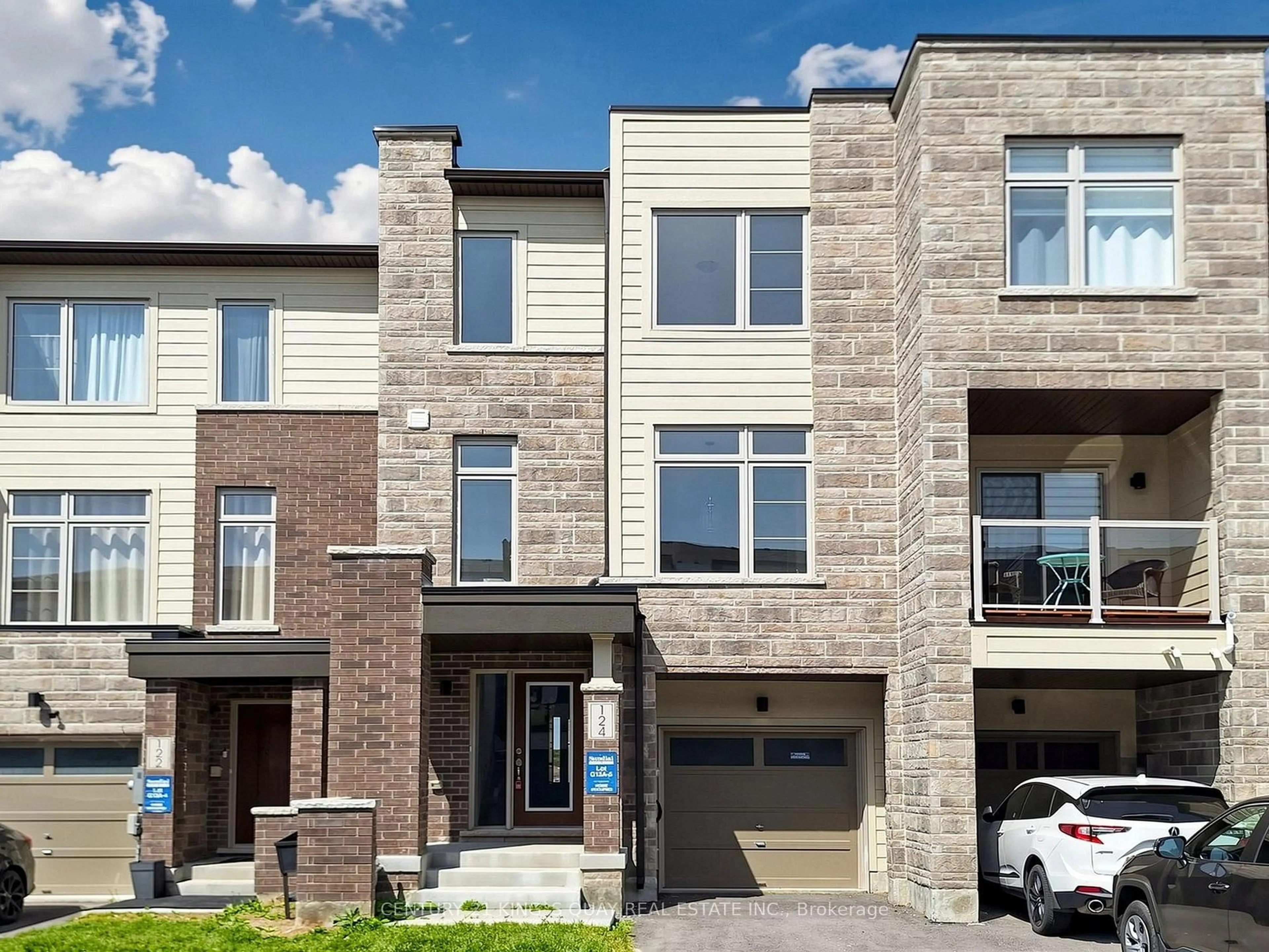 Home with brick exterior material, street for 124 Solstice Circ, Newmarket Ontario L3X 0L7