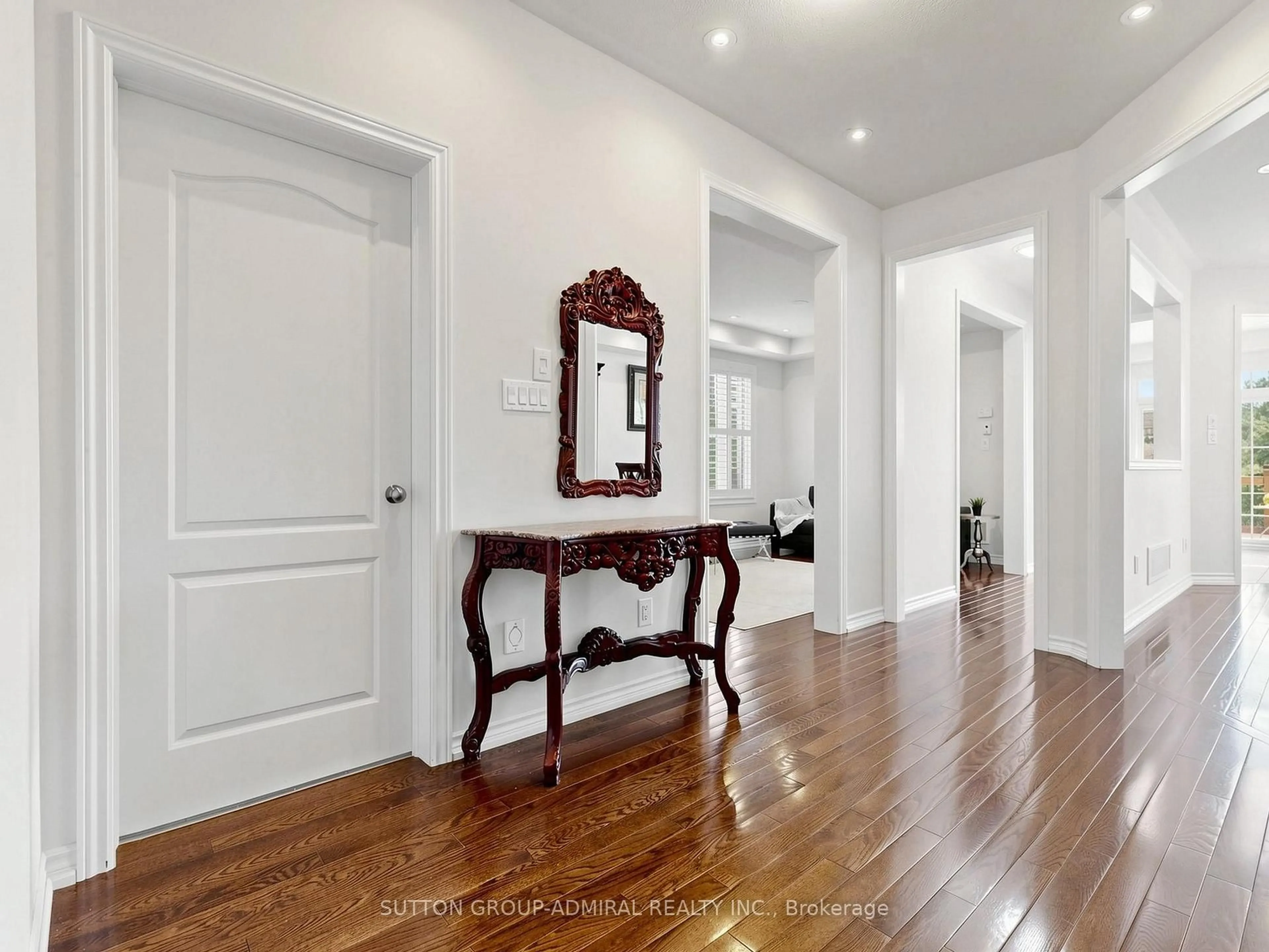 Indoor entryway for 1311 Hunter St, Innisfil Ontario L9S 0H1