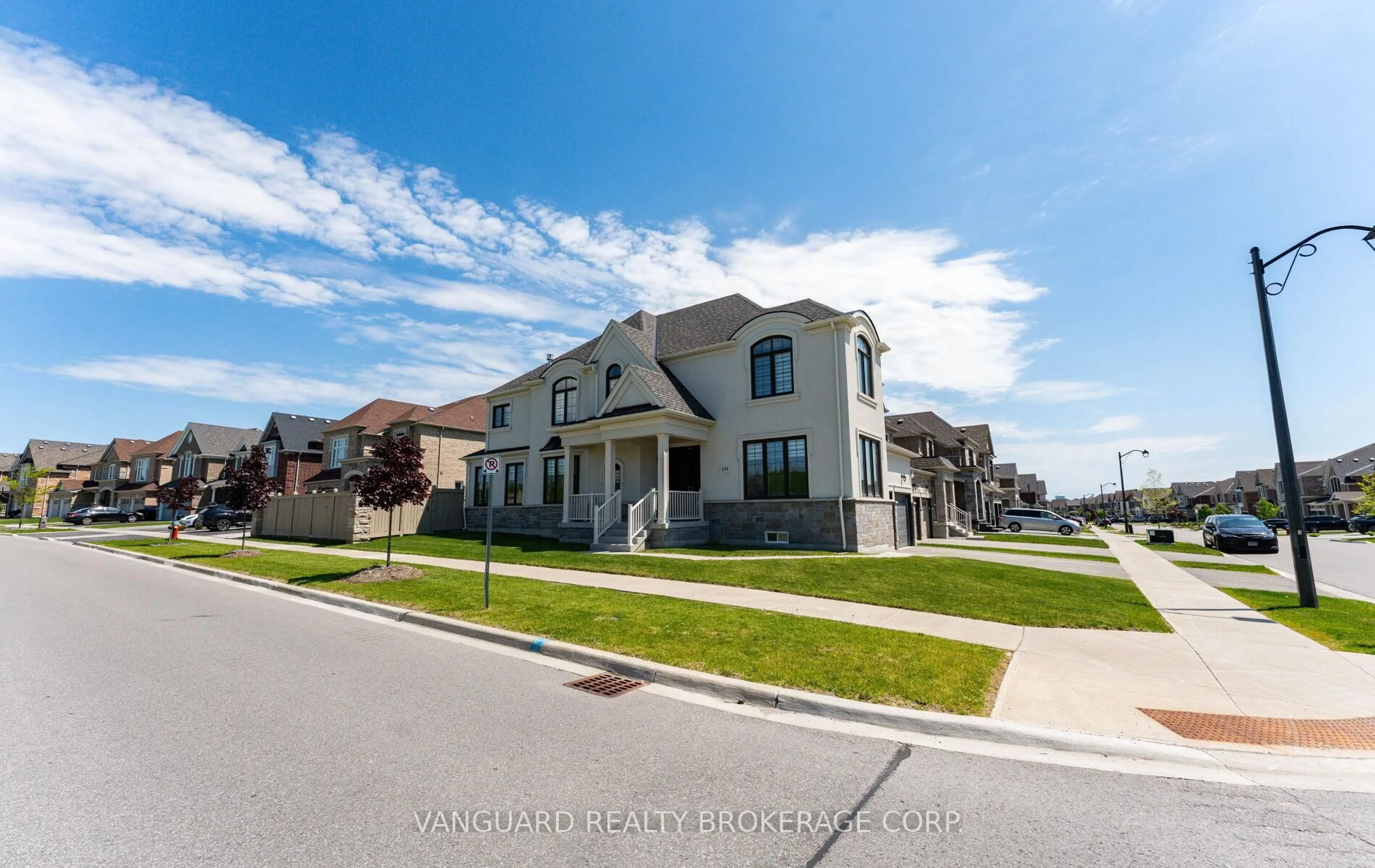 Home with brick exterior material, street for 158 Scarlet Way, Bradford West Gwillimbury Ontario L3Z 4J2