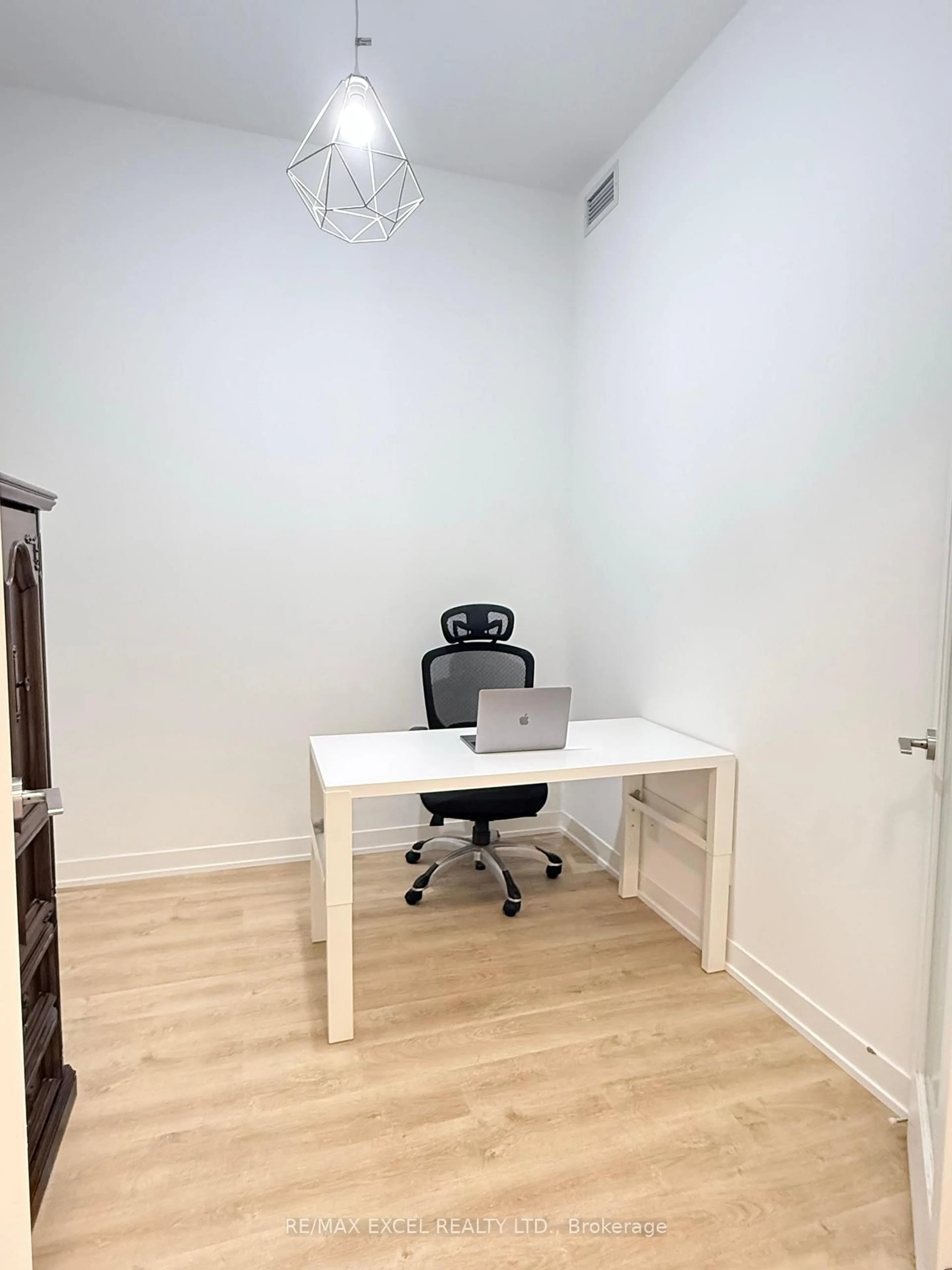 A pic of a room for 292 Verdale Crossing #1018B, Markham Ontario L6G 0H6