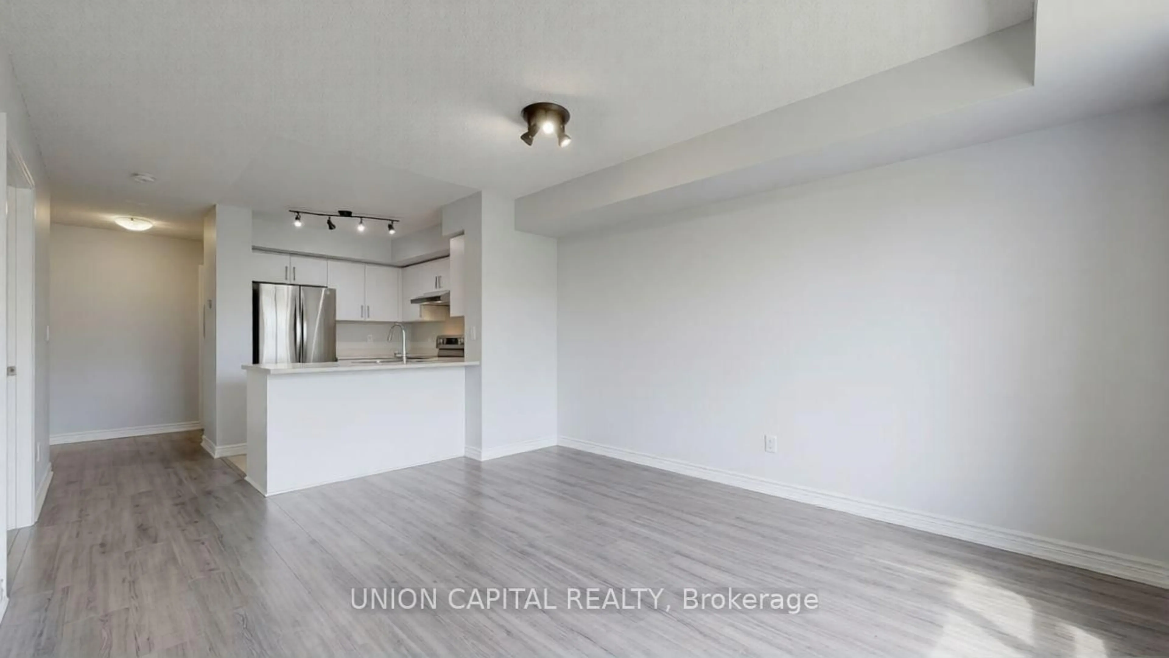 A pic of a room for 3 Ellesmere St #217, Richmond Hill Ontario L4B 4N2