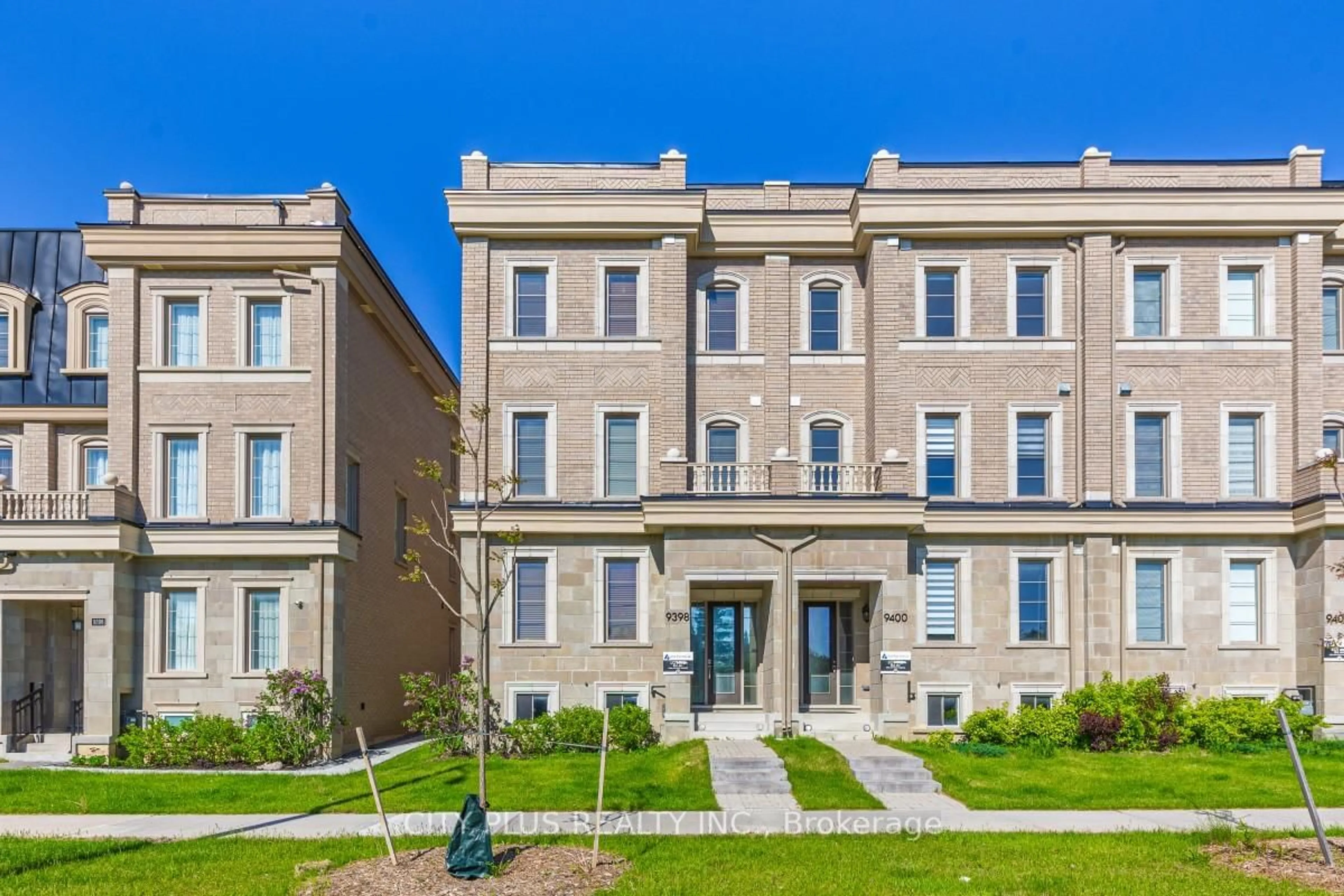 Home with brick exterior material, street for 9398 Bayview Ave, Richmond Hill Ontario L4C 4Z2