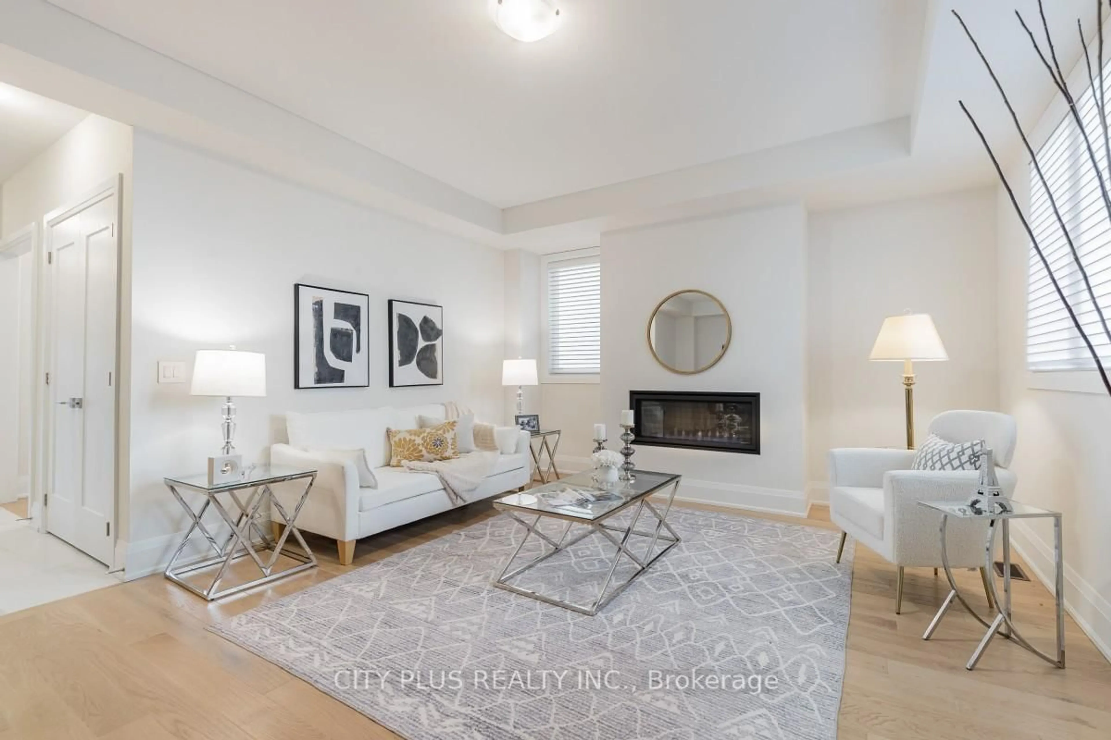Living room with furniture, unknown for 9398 Bayview Ave, Richmond Hill Ontario L4C 4Z2