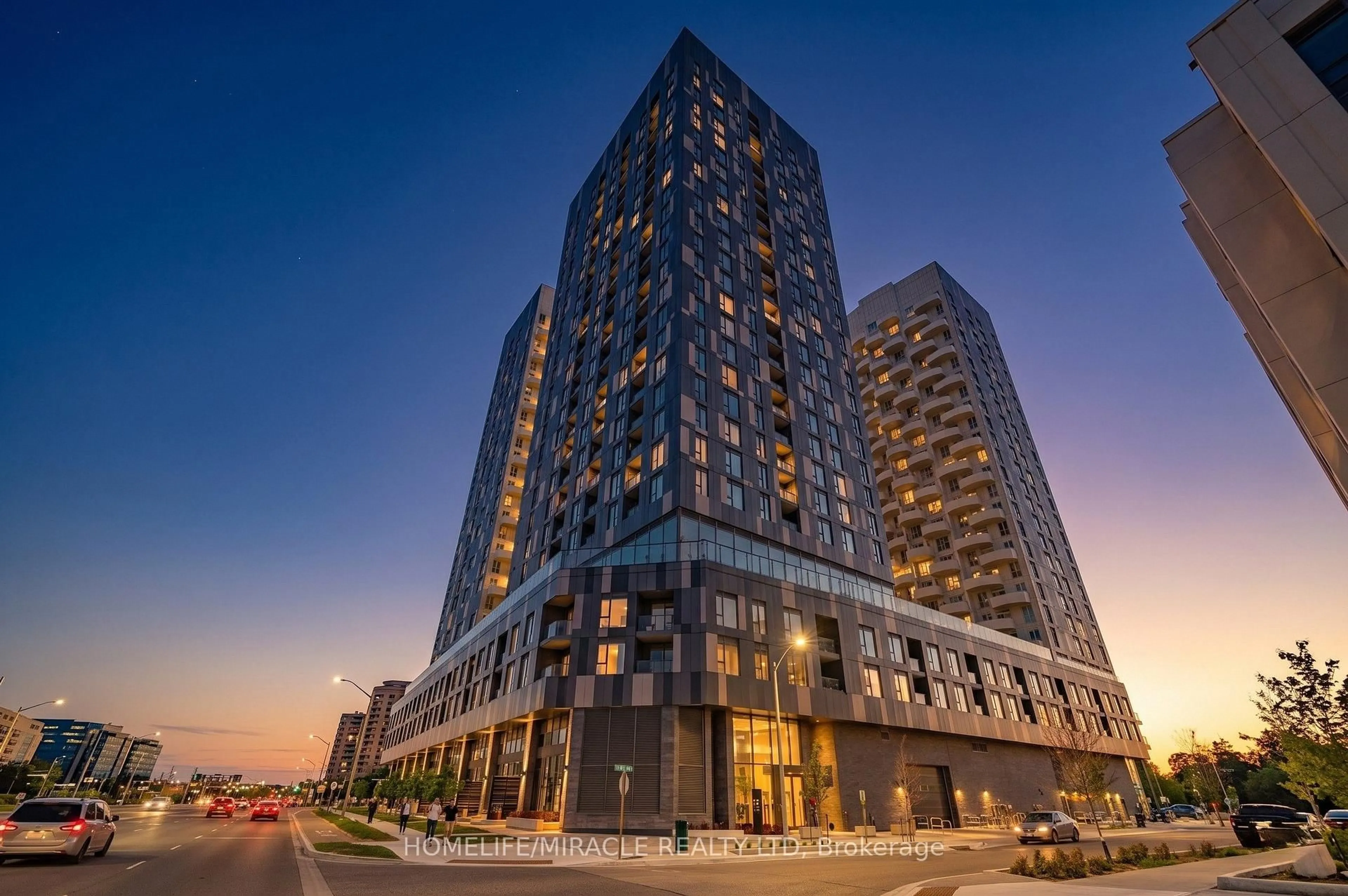 Indoor foyer for 10 Abeja St #813, Vaughan Ontario L4K 0R4