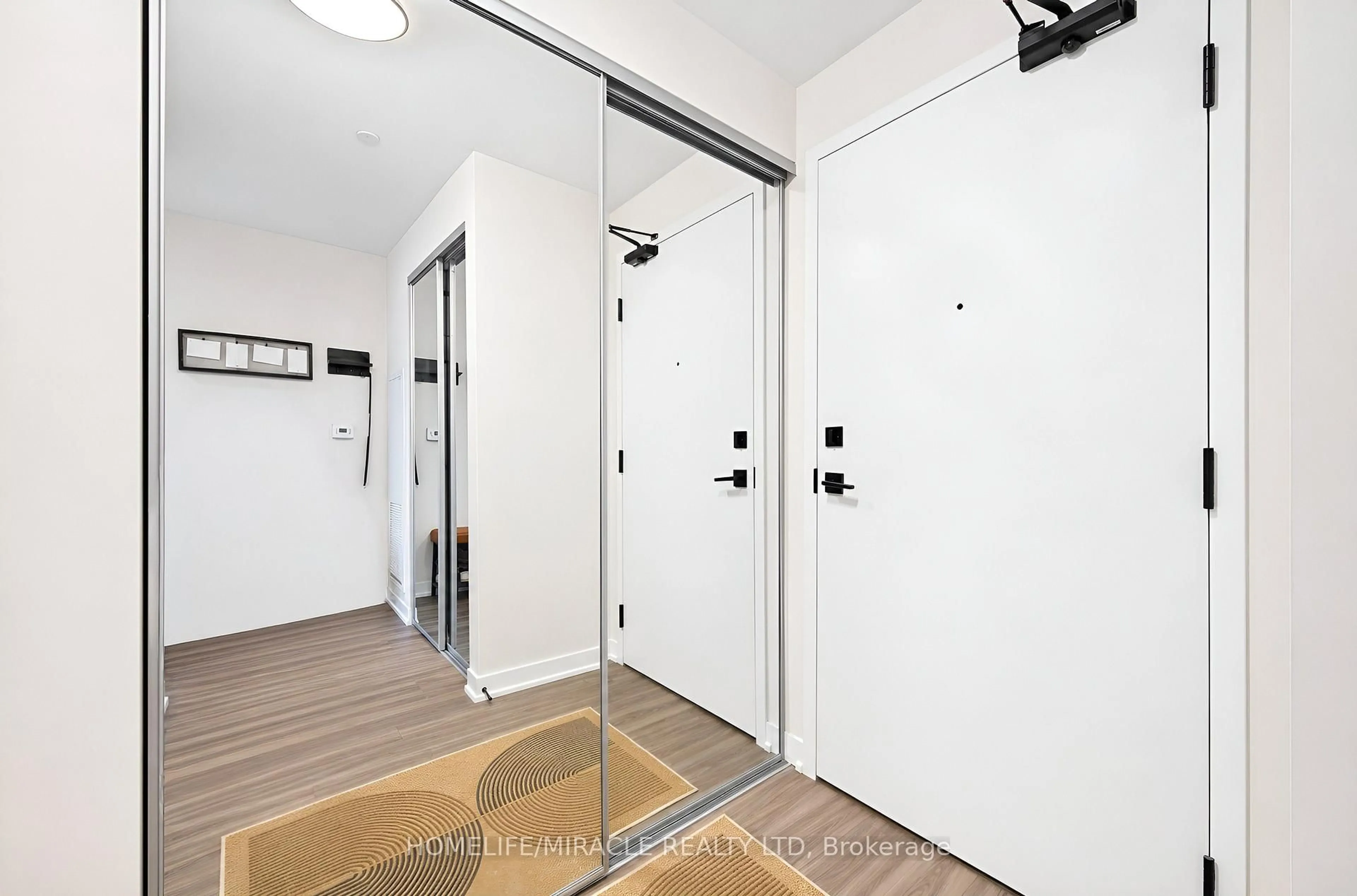 Unknown for 10 Abeja St #813, Vaughan Ontario L4K 0R4
