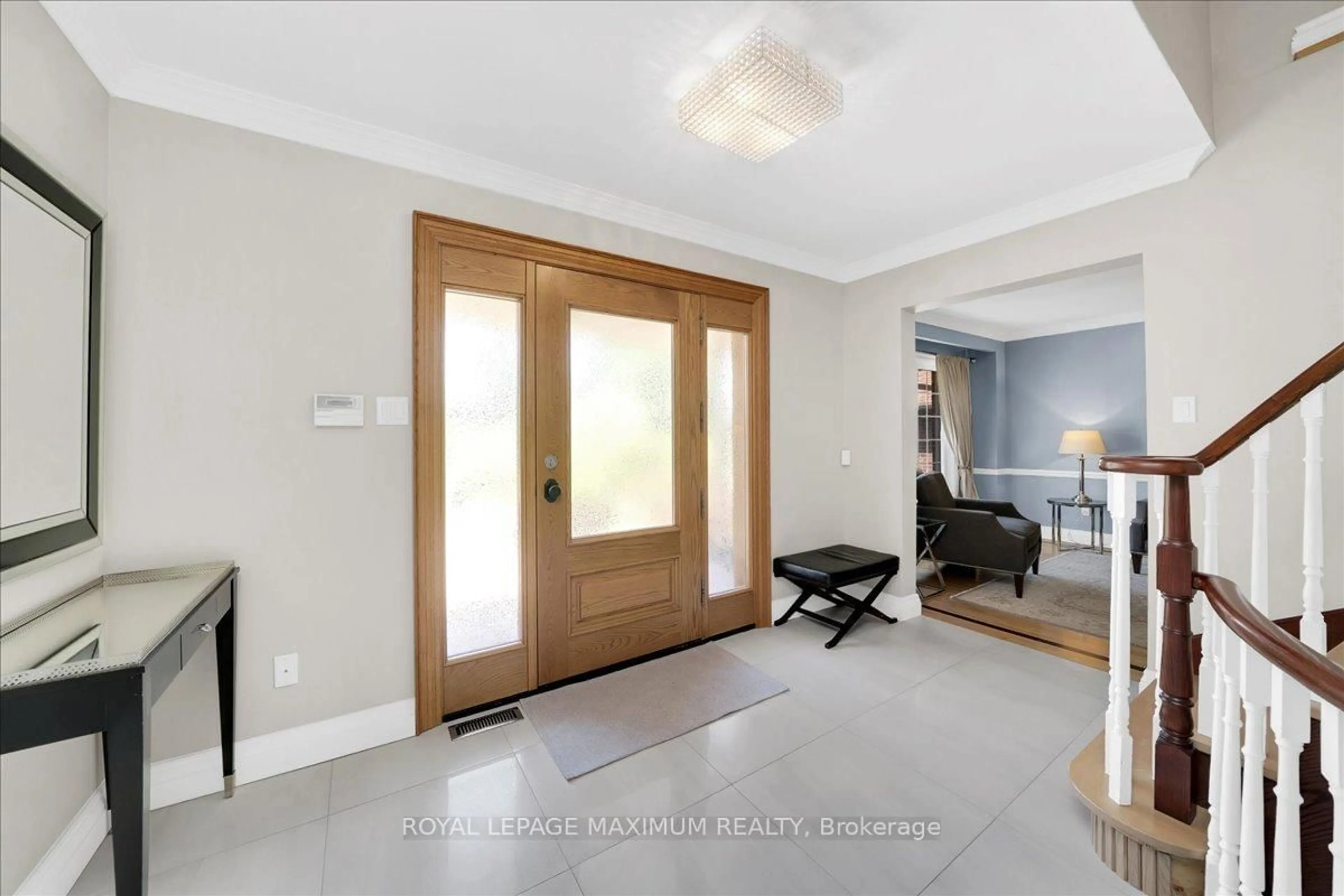 Indoor entryway for 62 Montgomery Crt, Markham Ontario L3R 0C1