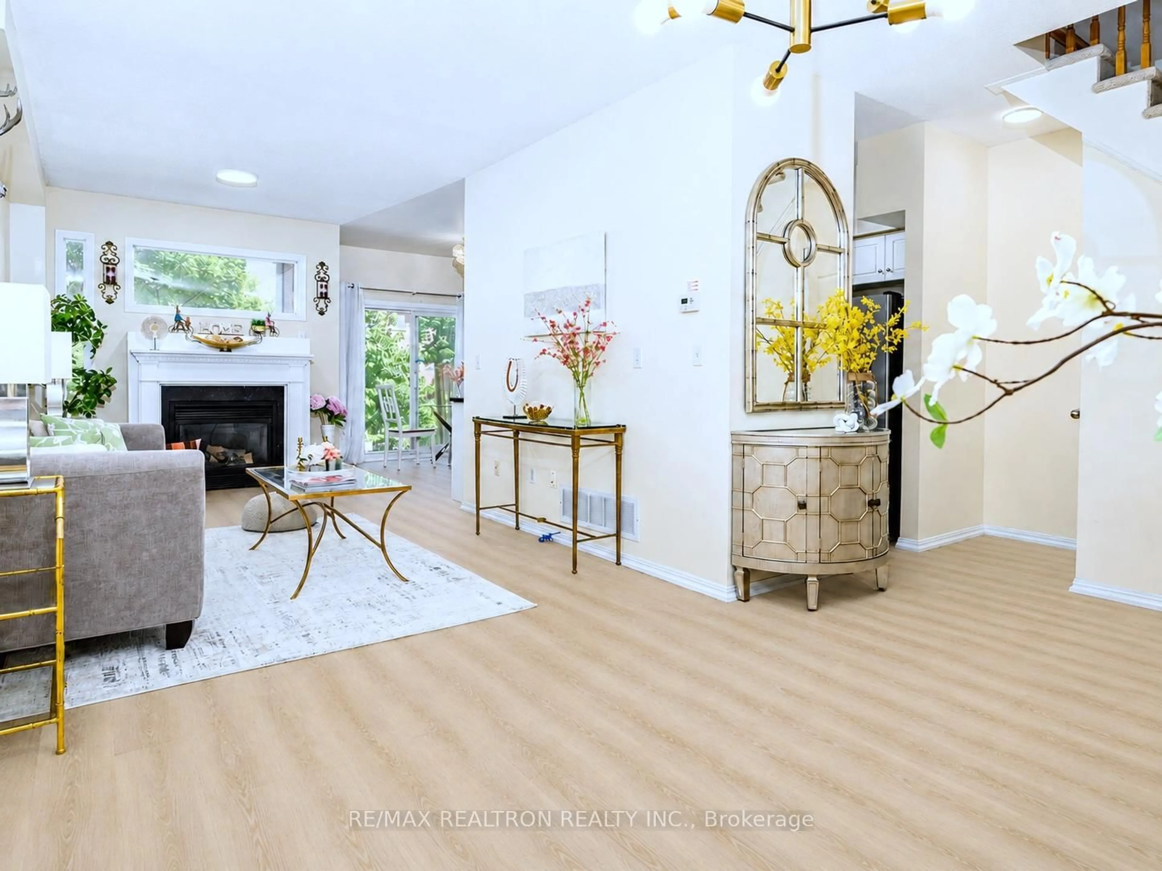 Indoor entryway for 11 Zermatt Way, Markham Ontario L3R 5H9