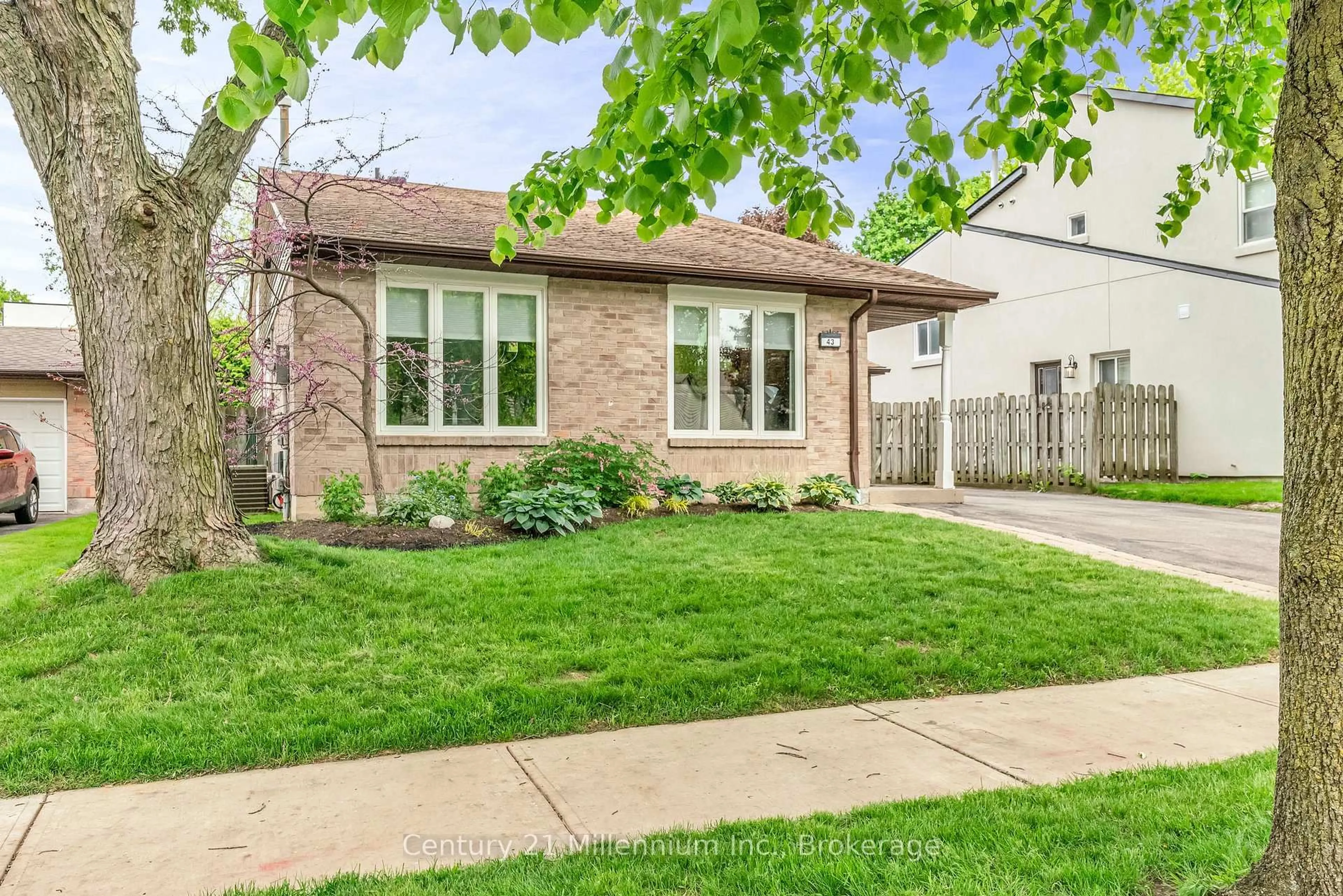 Home with brick exterior material, street for 43 Stoddart Dr #Drive, Aurora Ontario L4G 2G2