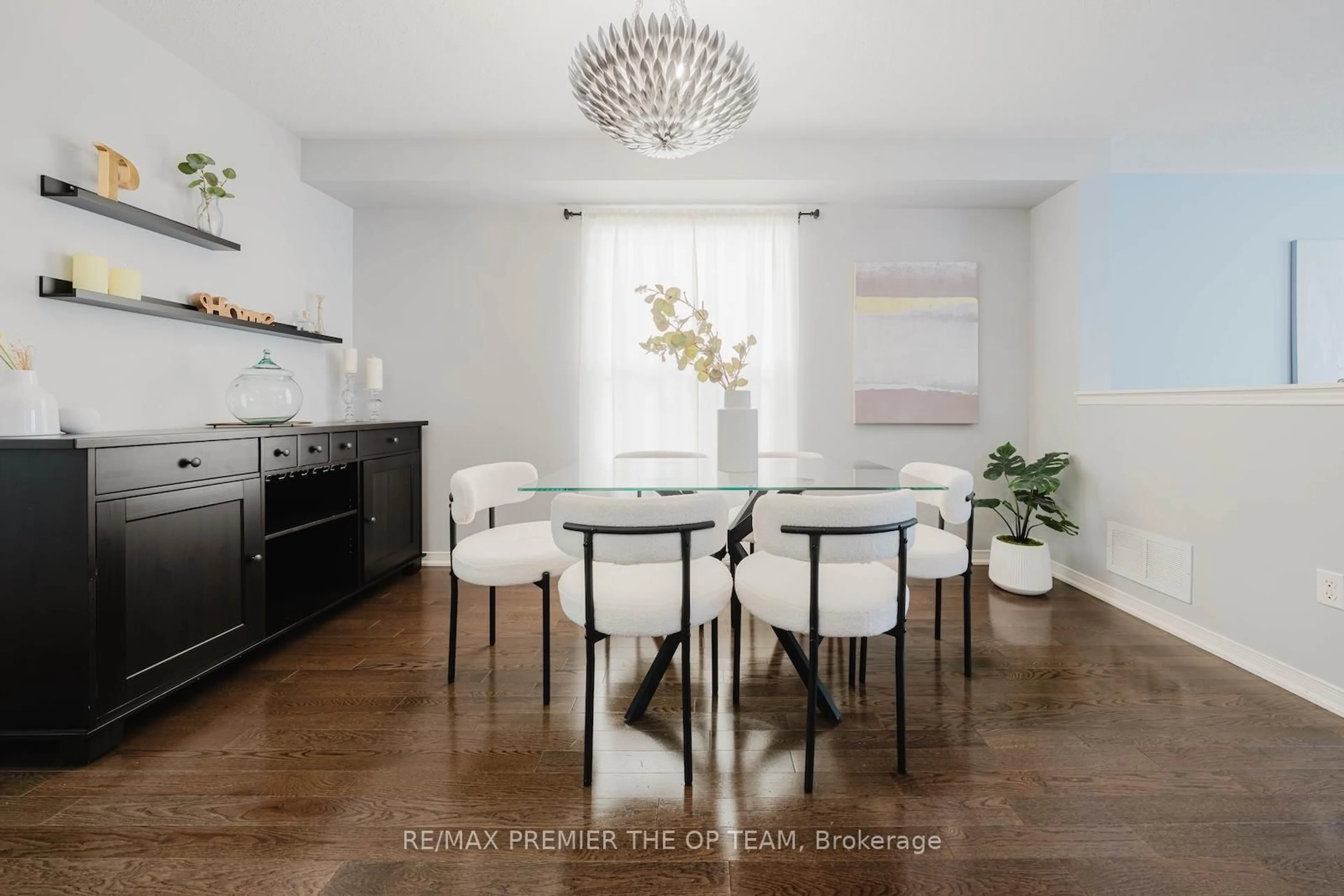 Dining room, unknown for 29 Manordale Cres, Vaughan Ontario L4H 0T6