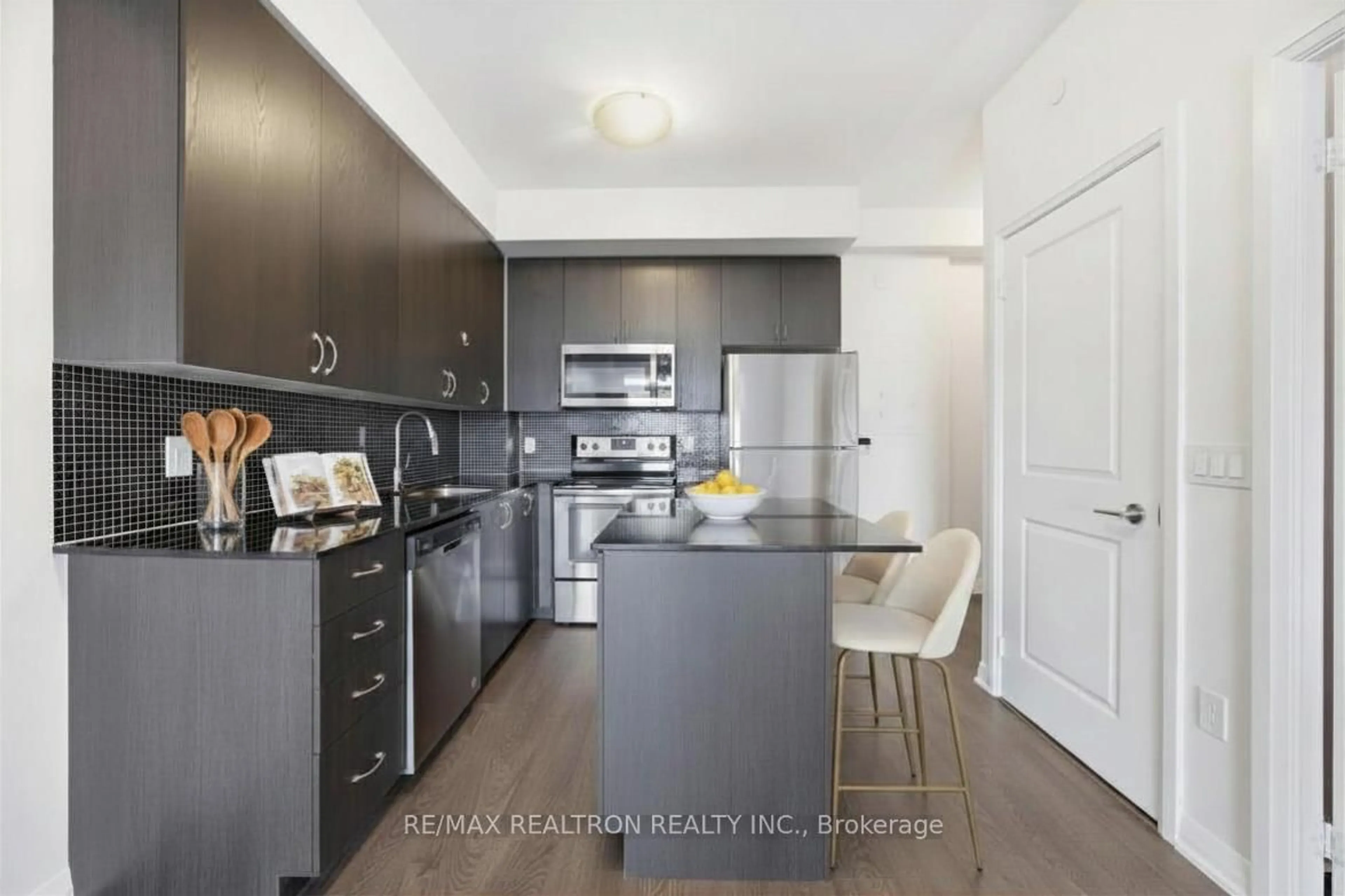 Standard kitchen, unknown for 9560 Markham Rd #1107, Markham Ontario L6E 0N6
