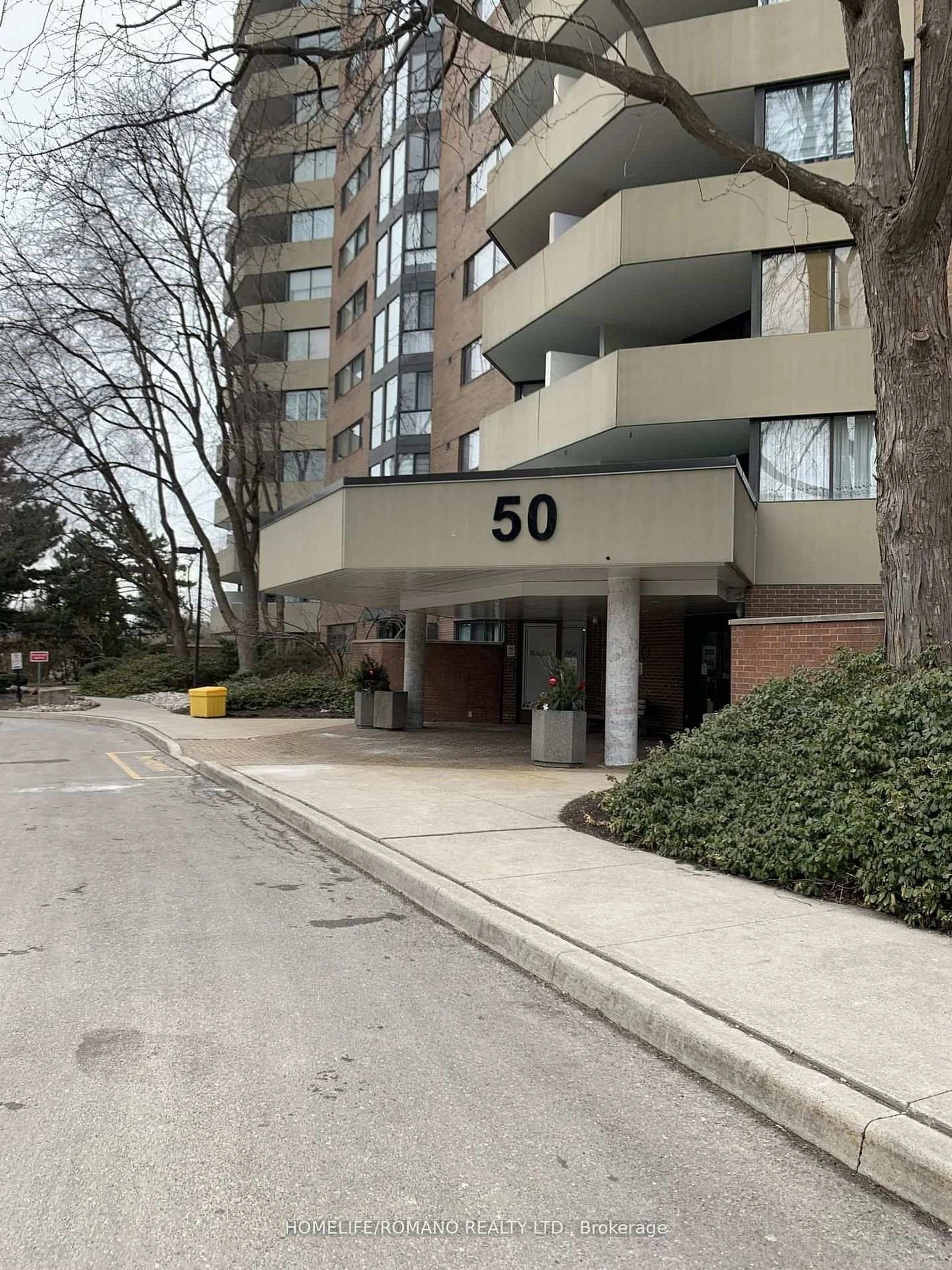 Indoor foyer for 50 Baif Blvd #102, Richmond Hill Ontario L4C 5L1