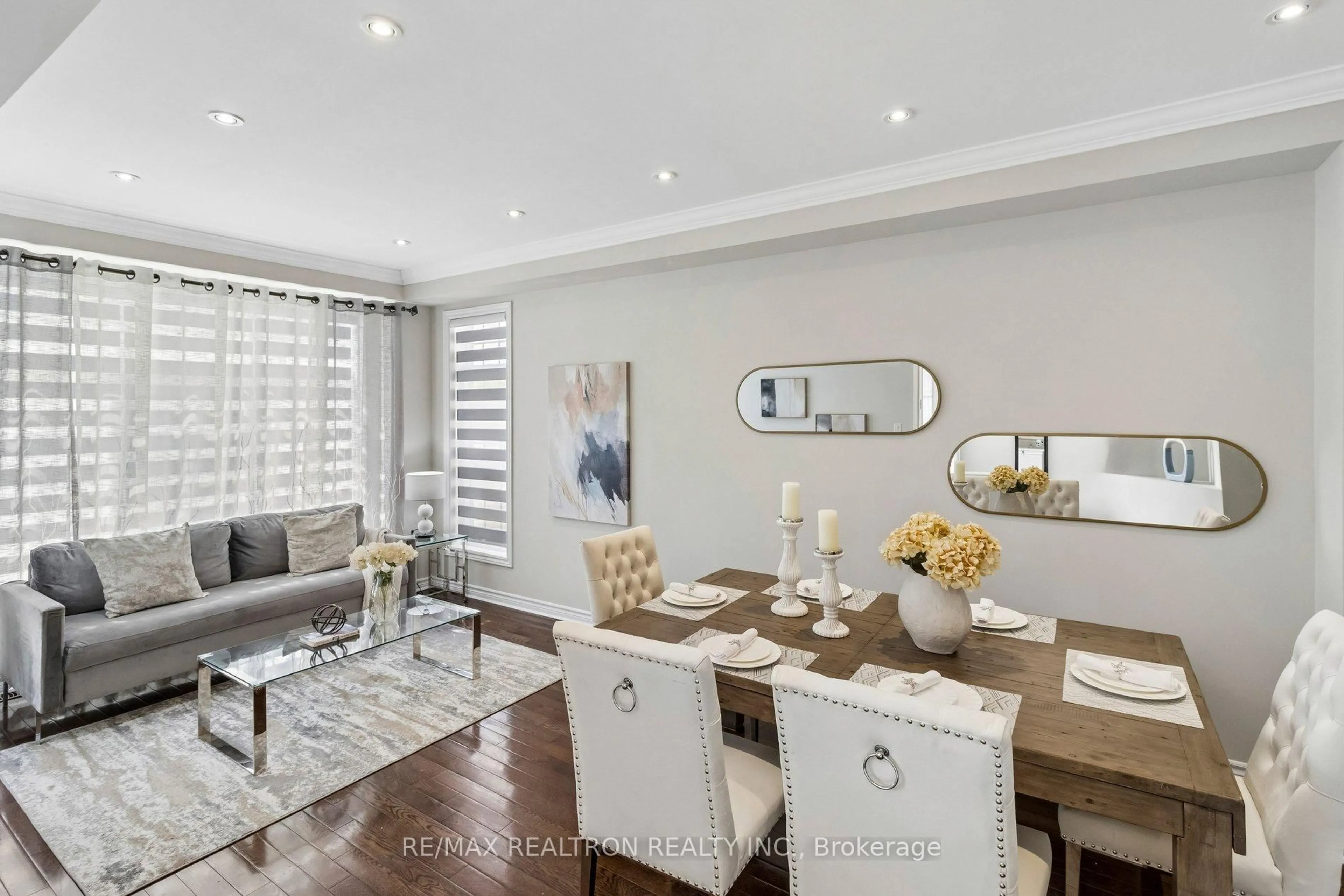 Dining room, wood/laminate floor for 9 Pavarotti St, Richmond Hill Ontario L4E 0R5