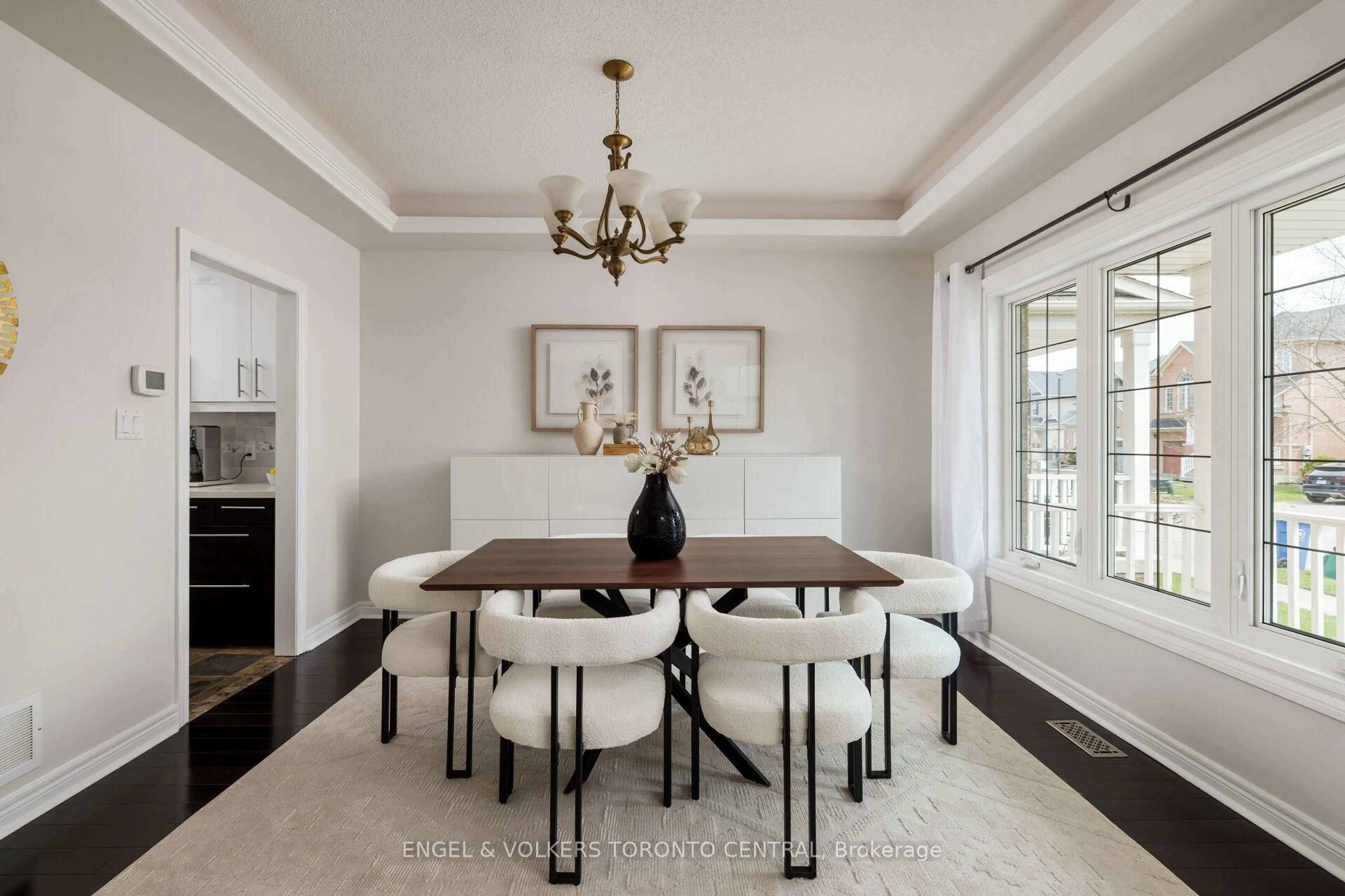 Dining room, unknown for 337 Kirkvalley Cres, Aurora Ontario L4G 7S1