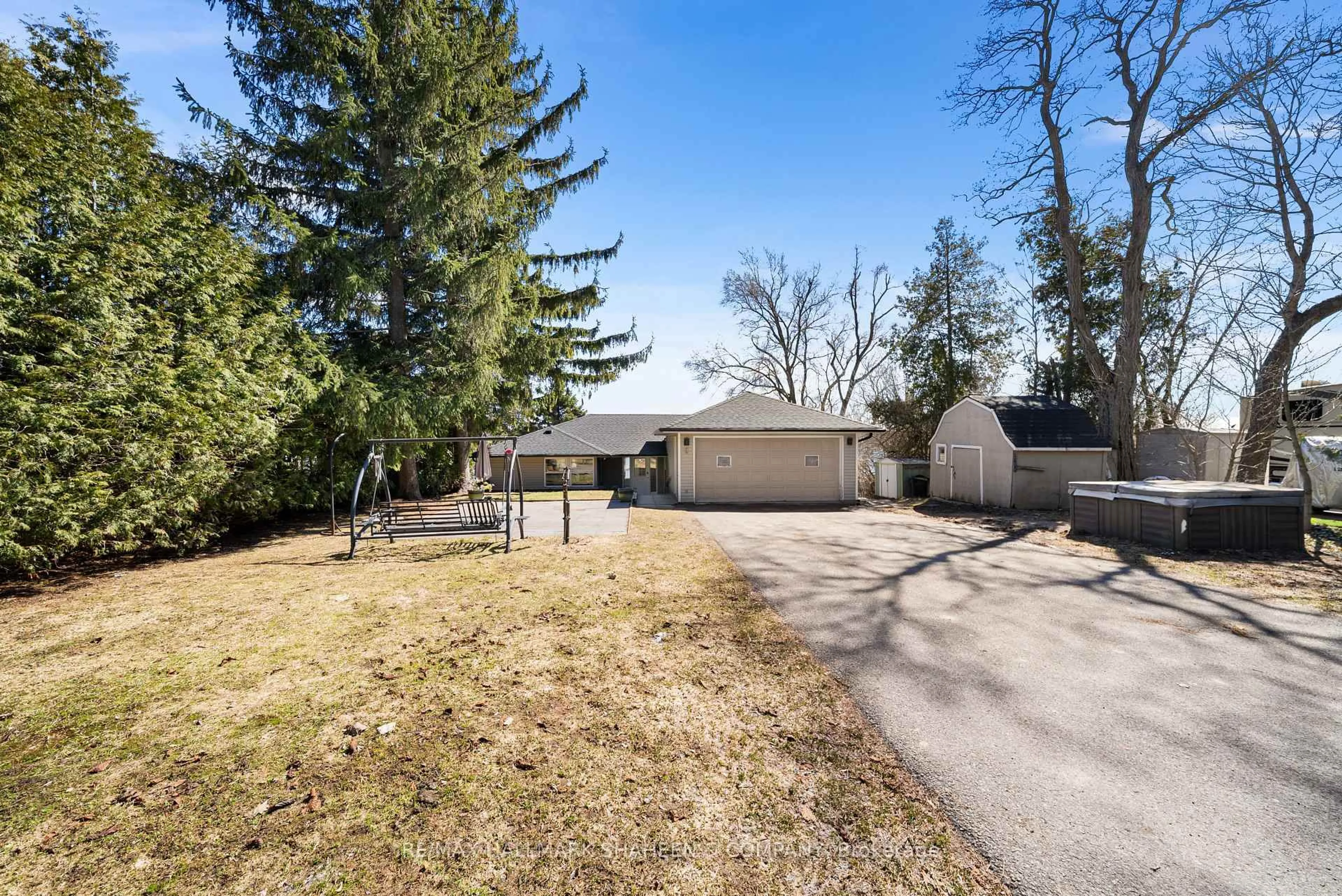 A pic from outside/outdoor area/front of a property/back of a property/a pic from drone, street for 9 Evans Dr, Whitchurch-Stouffville Ontario L4A 2Y4
