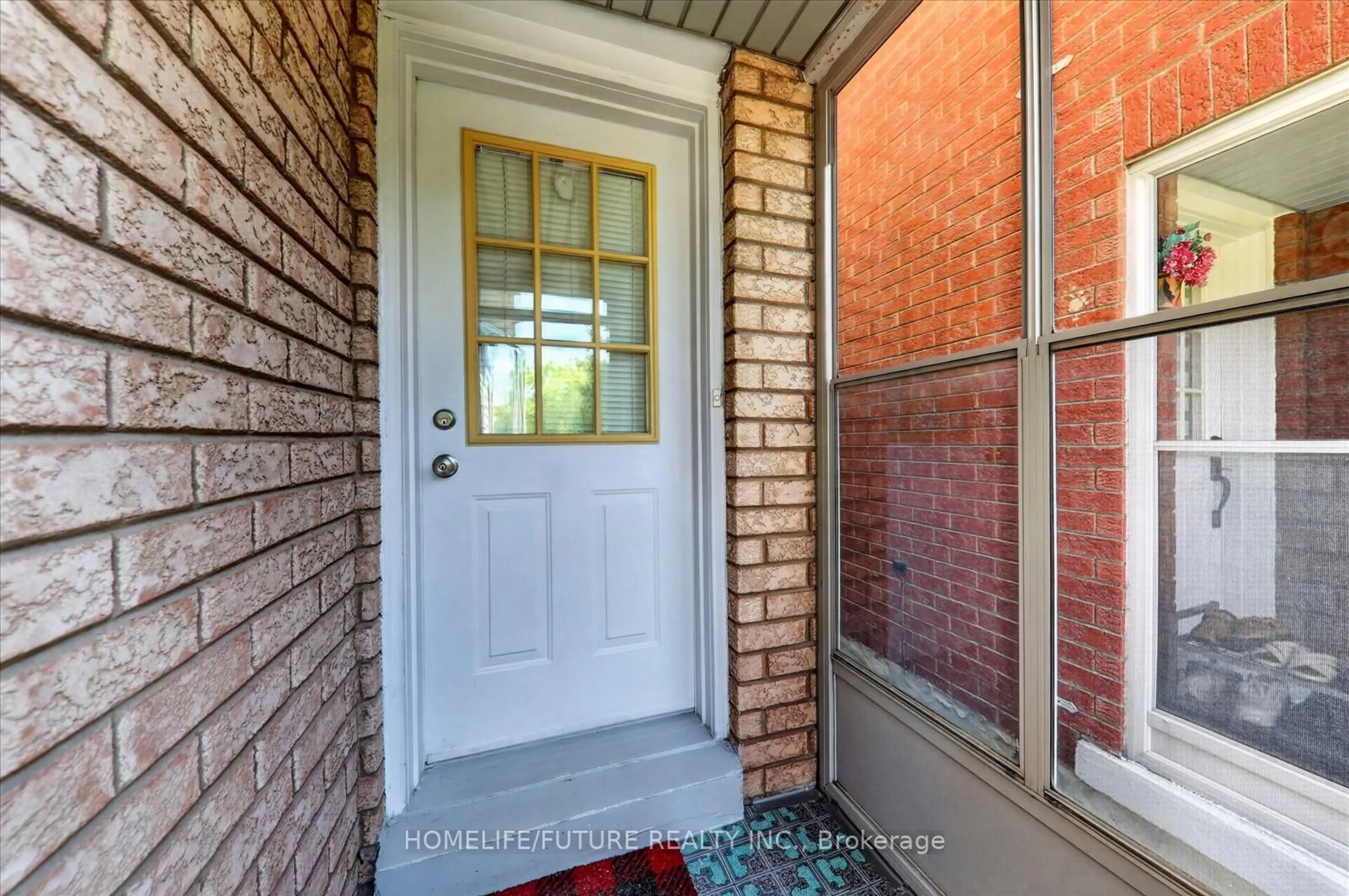 Indoor entryway for 49 Kruger Rd, Markham Ontario L3S 3Y8