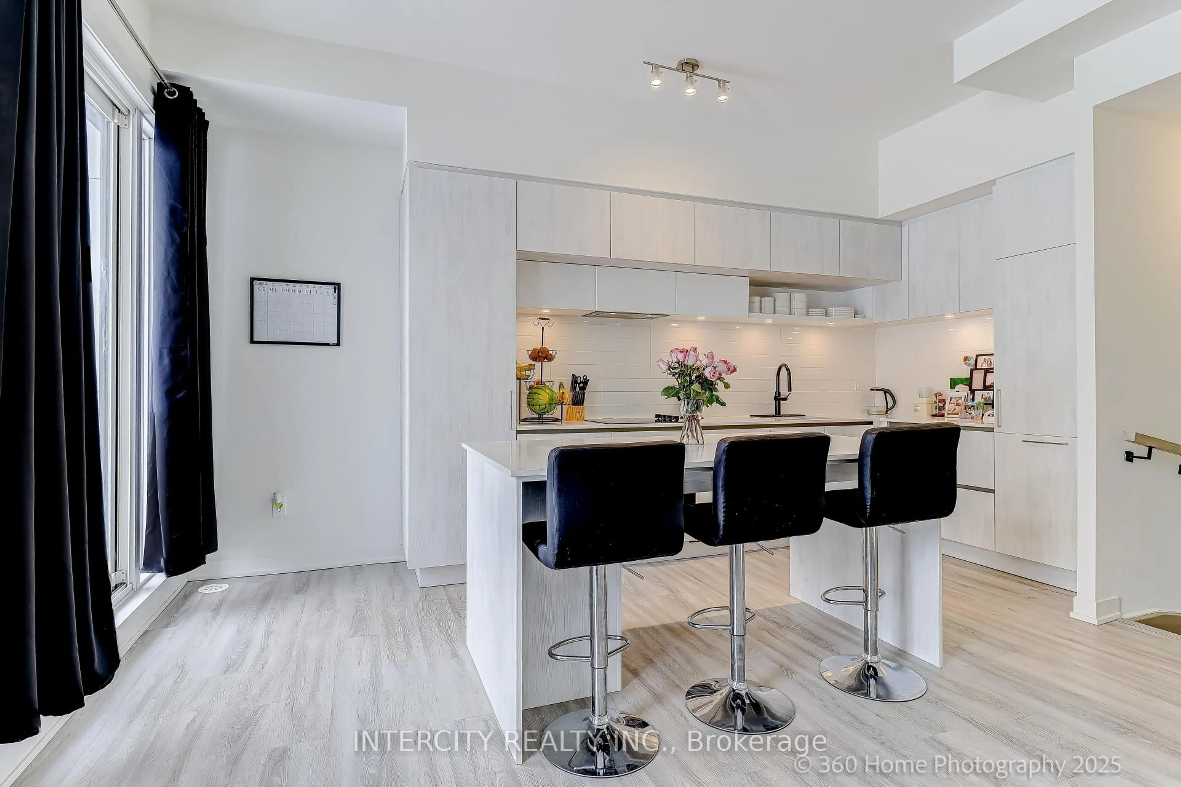 Contemporary kitchen, unknown for 11 David Eyer Rd #1504, Richmond Hill Ontario L4S 0N3